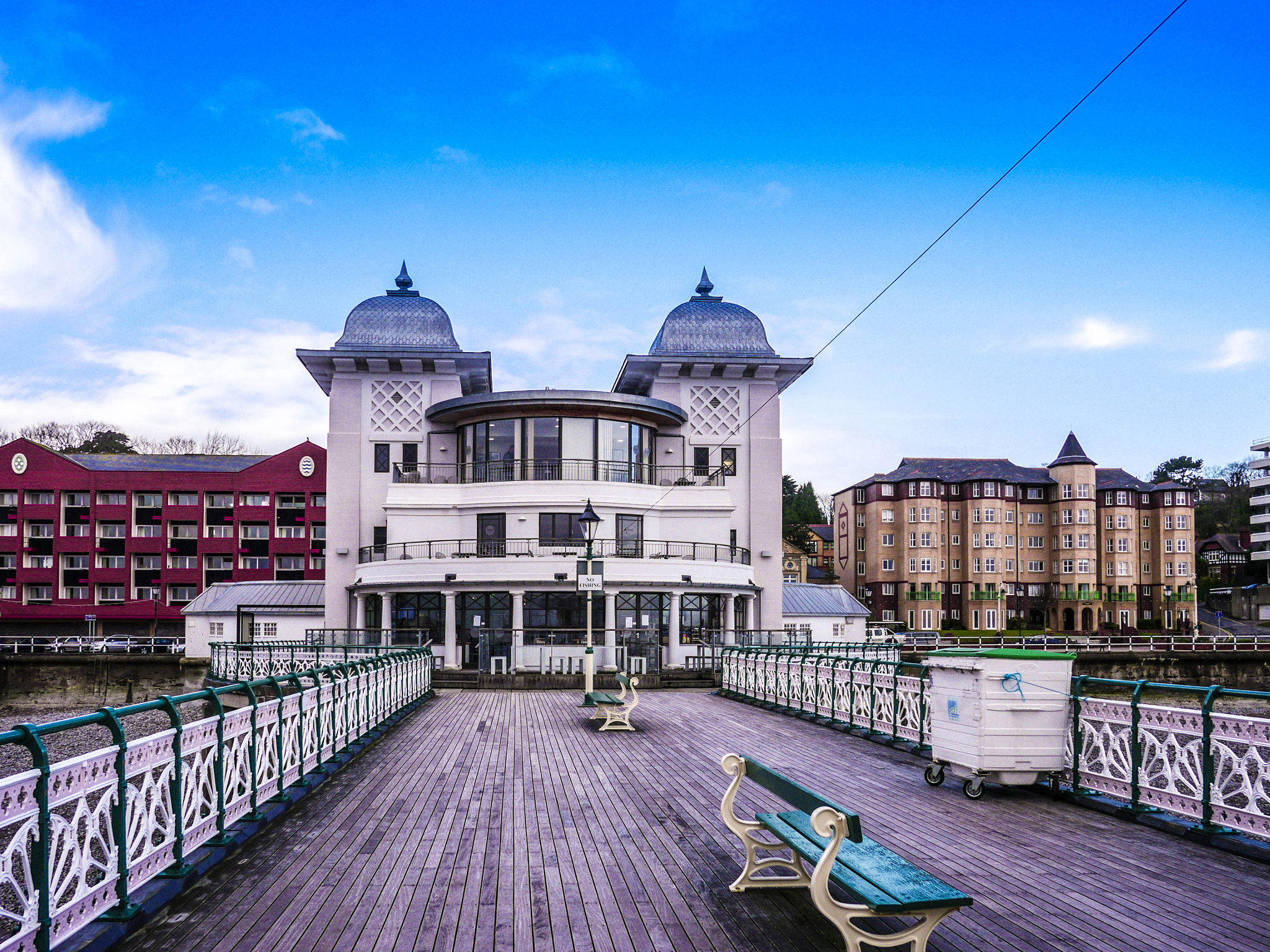 Panasonic Lumix DMC-G5 + Panasonic Lumix G 14mm F2.5 ASPH sample photo. Penarth pavilion photography