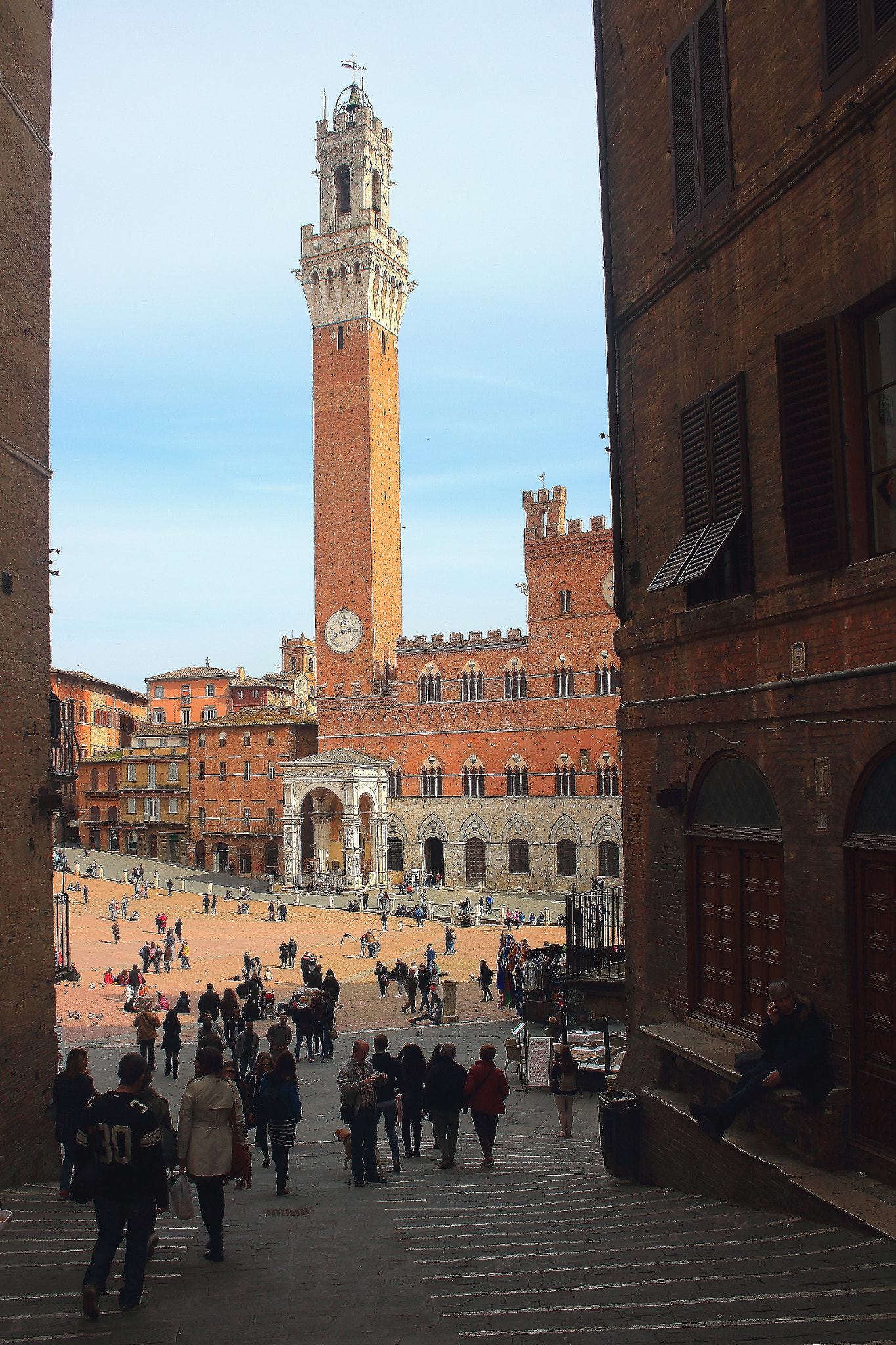 Canon EF-S 18-55mm F3.5-5.6 sample photo. Piazza del campo photography