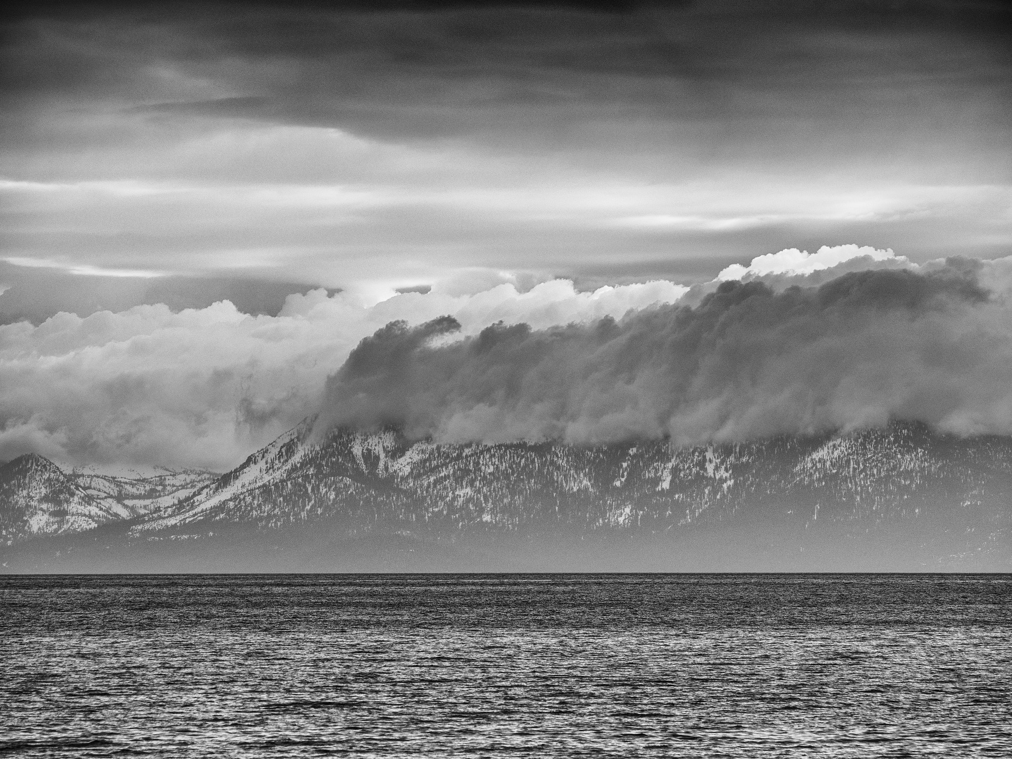 Olympus OM-D E-M5 II + Olympus Zuiko Digital ED 50-200mm F2.8-3.5 SWD sample photo. Lake tahoe storm photography