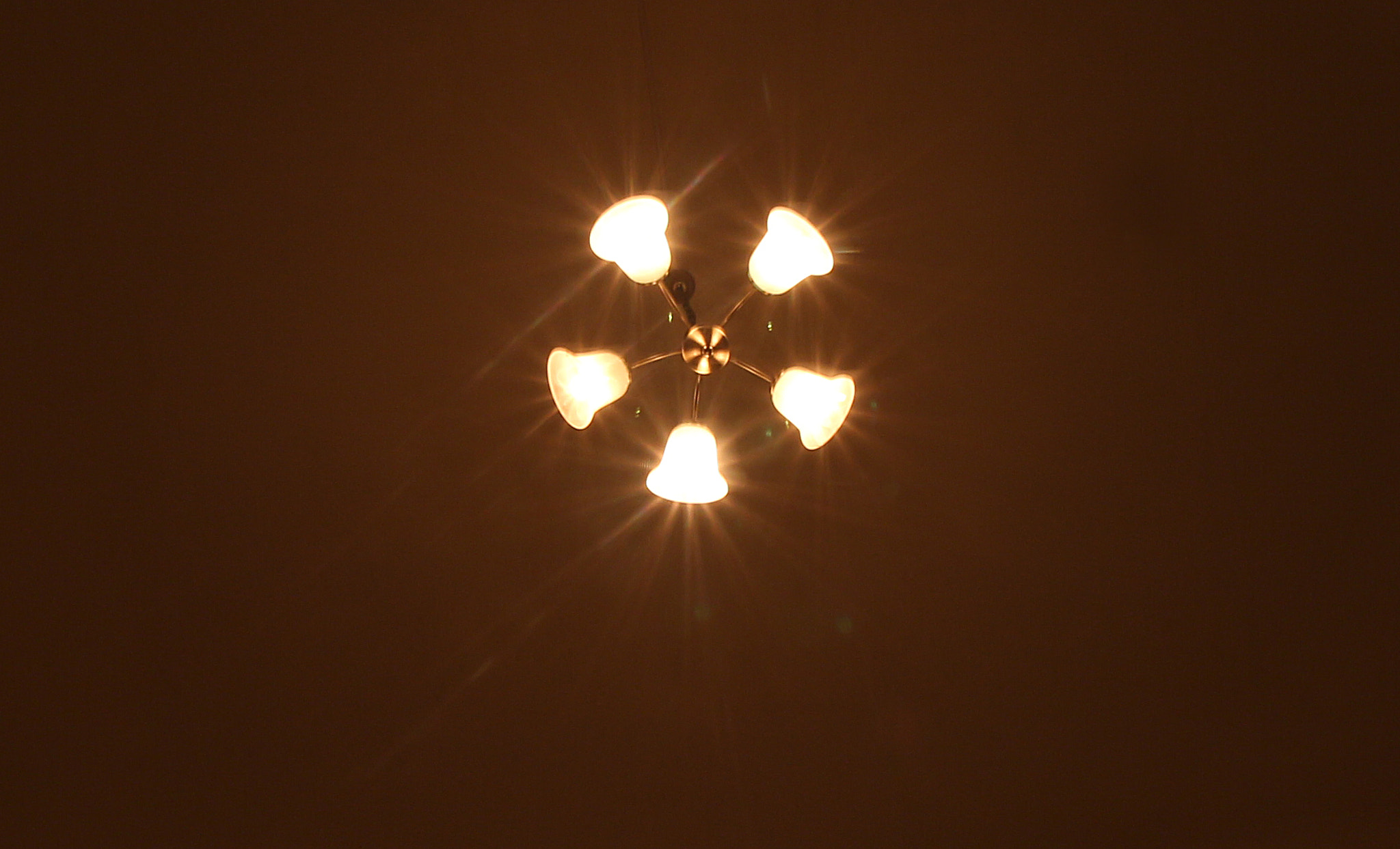 Canon EF-S 10-18mm F4.5–5.6 IS STM sample photo. Ceiling light photography