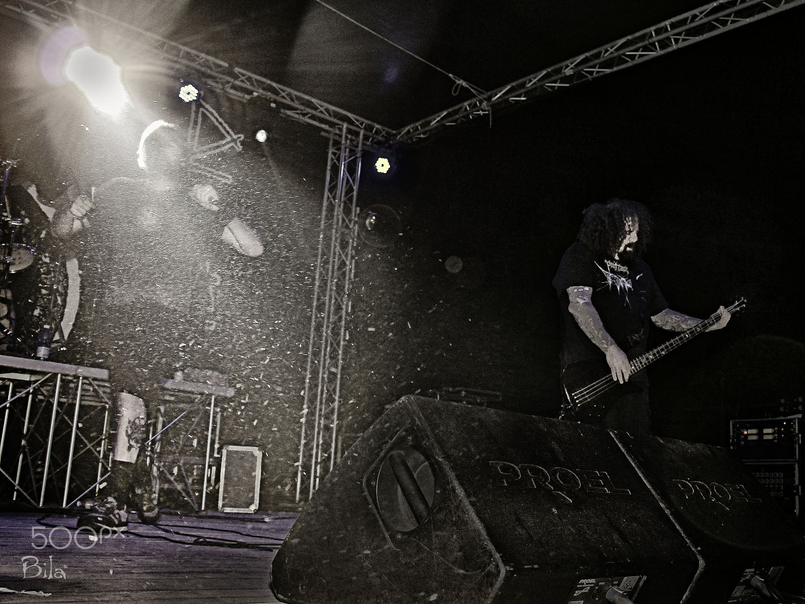 Canon EF-S 18-135mm F3.5-5.6 IS STM sample photo. Napalm death live in pisa photography