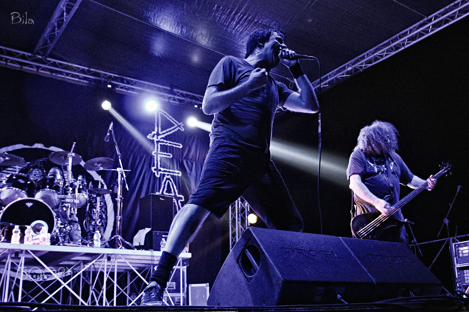 Canon EF-S 18-135mm F3.5-5.6 IS STM sample photo. Napalm death live in pisa photography