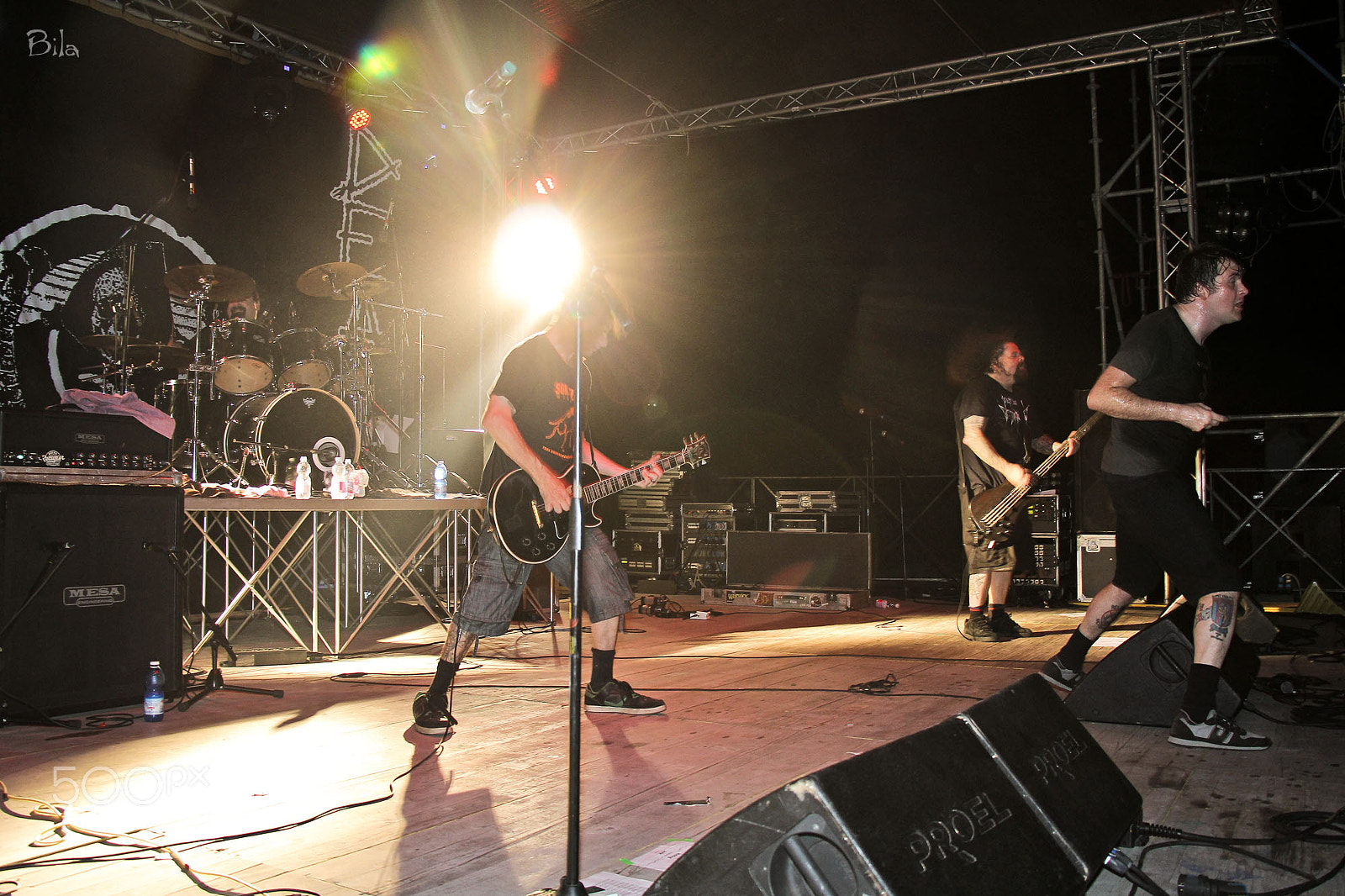 Canon EF-S 18-135mm F3.5-5.6 IS STM sample photo. Napalm death live in pisa photography