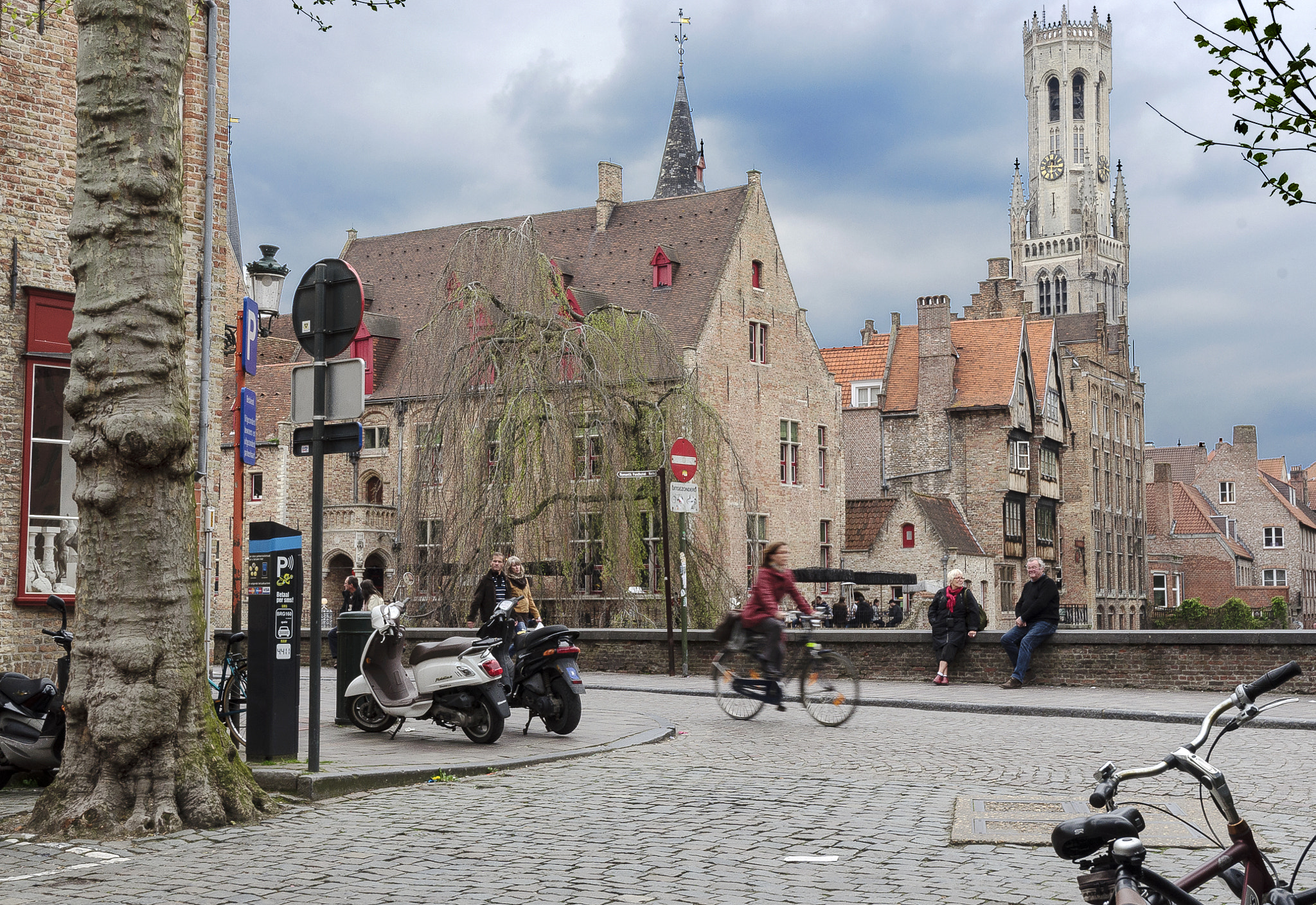 Nikon AF-S Nikkor 16-35mm F4G ED VR sample photo. In bruges photography