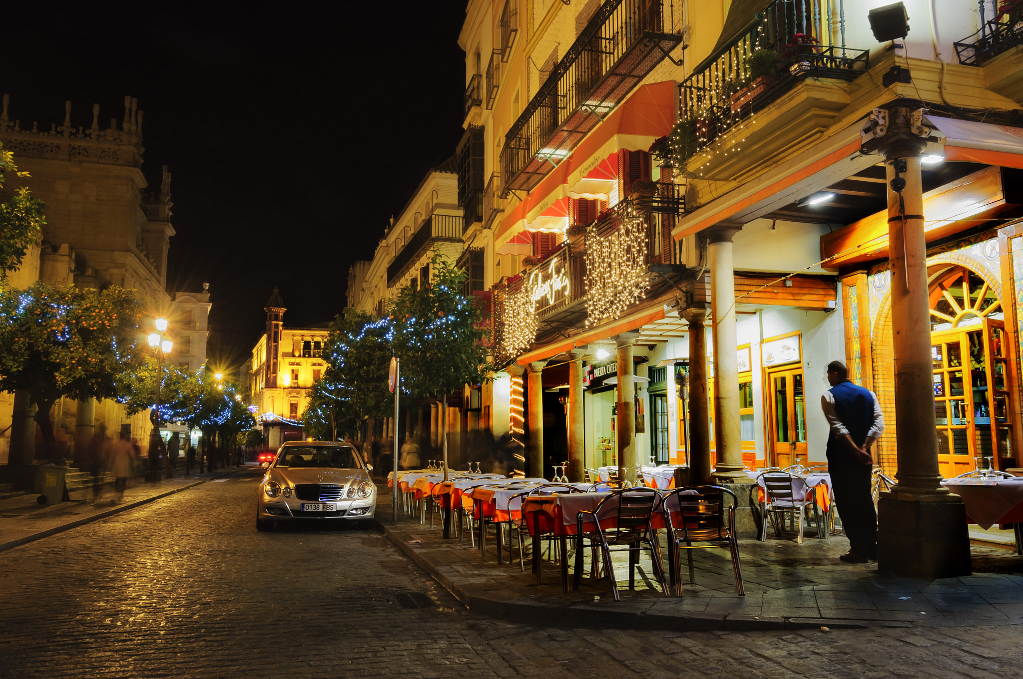 Nikon AF-S Nikkor 16-35mm F4G ED VR sample photo. Seville in night photography