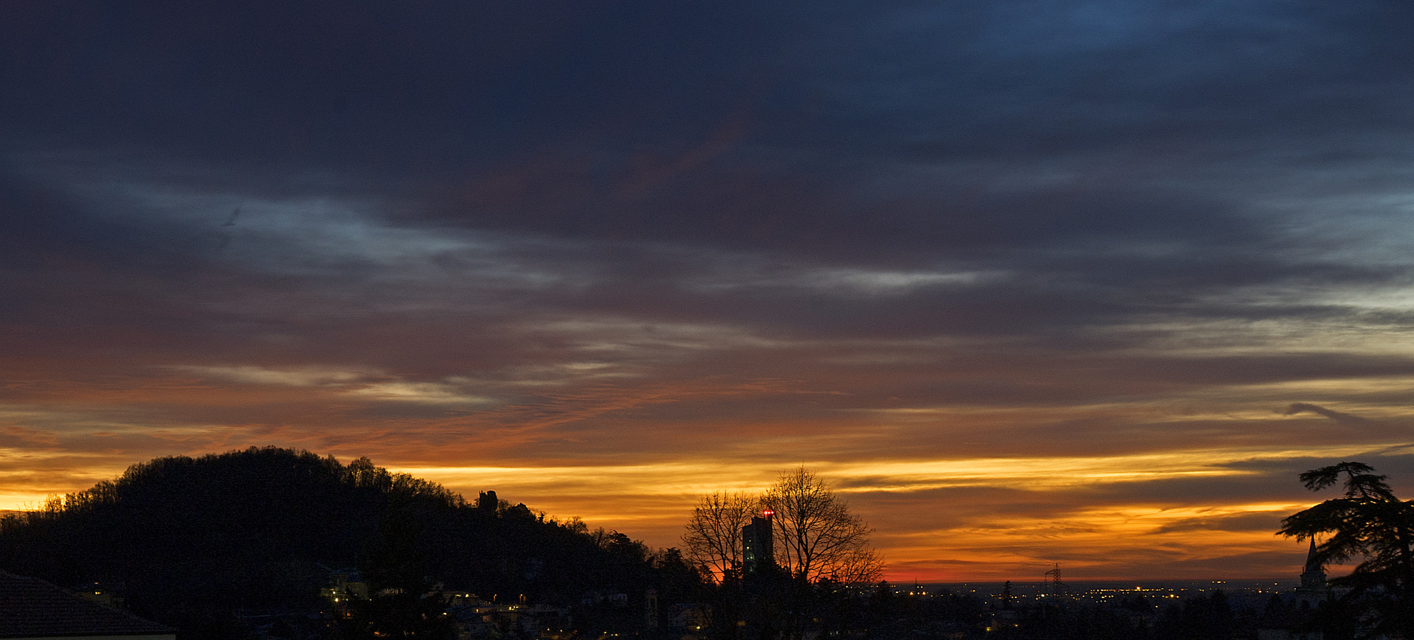 Sony E 55-210mm F4.5-6.3 OSS sample photo. Sunrise (from my home) photography