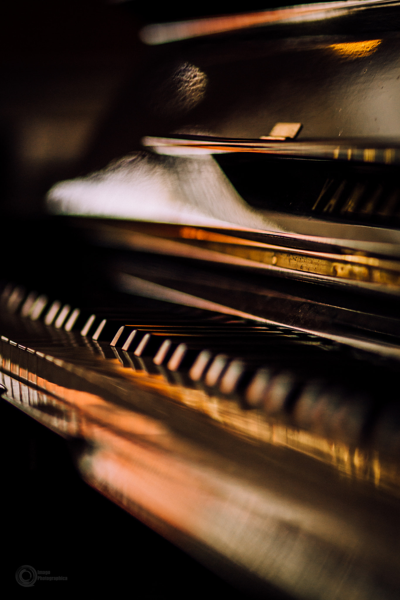 Sony SLT-A77 + Sigma 85mm F1.4 EX DG HSM sample photo. Piano photography