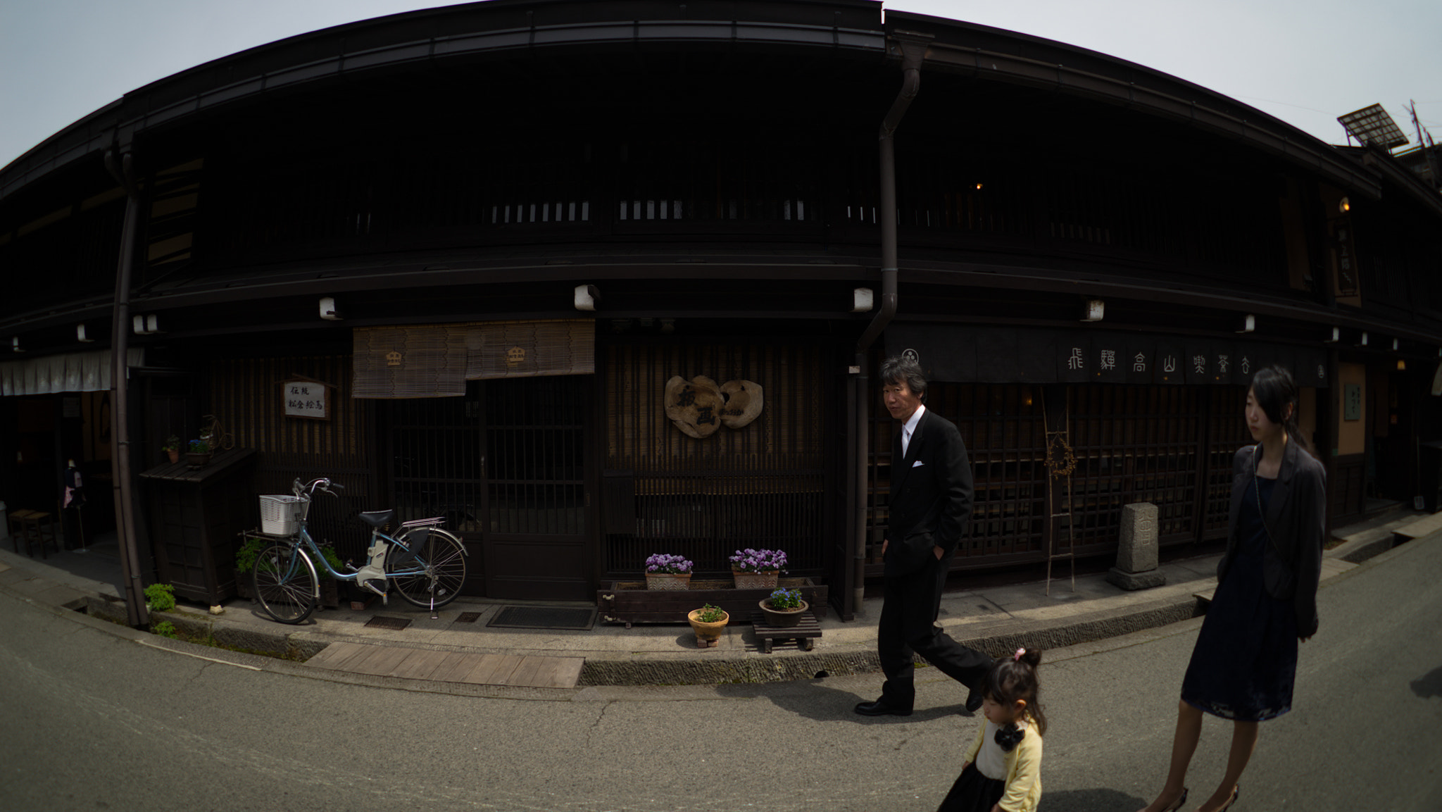 FE 16mm F3.5 Fisheye sample photo. Suspicious photography