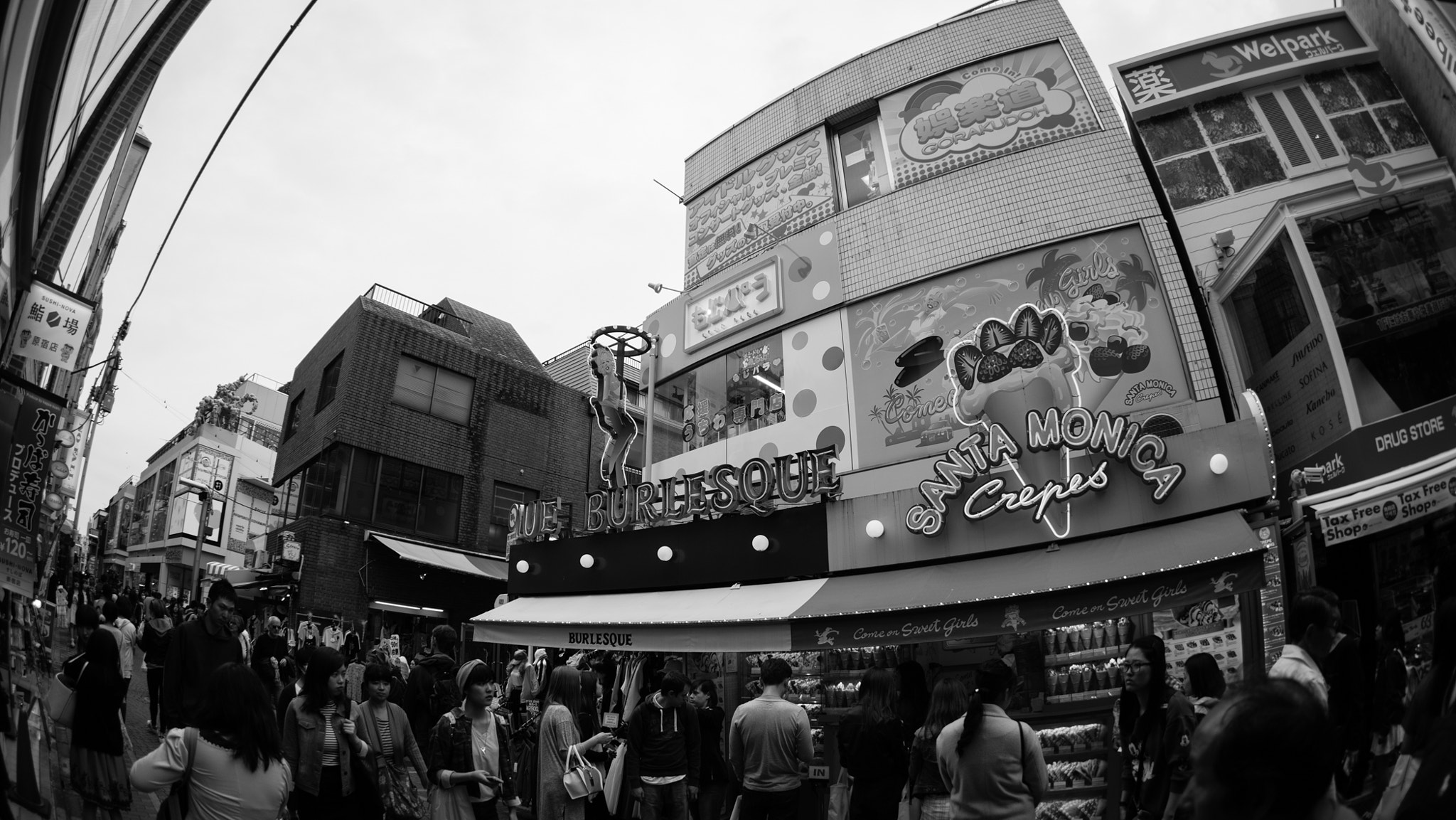 FE 16mm F3.5 Fisheye sample photo. "crepes" photography