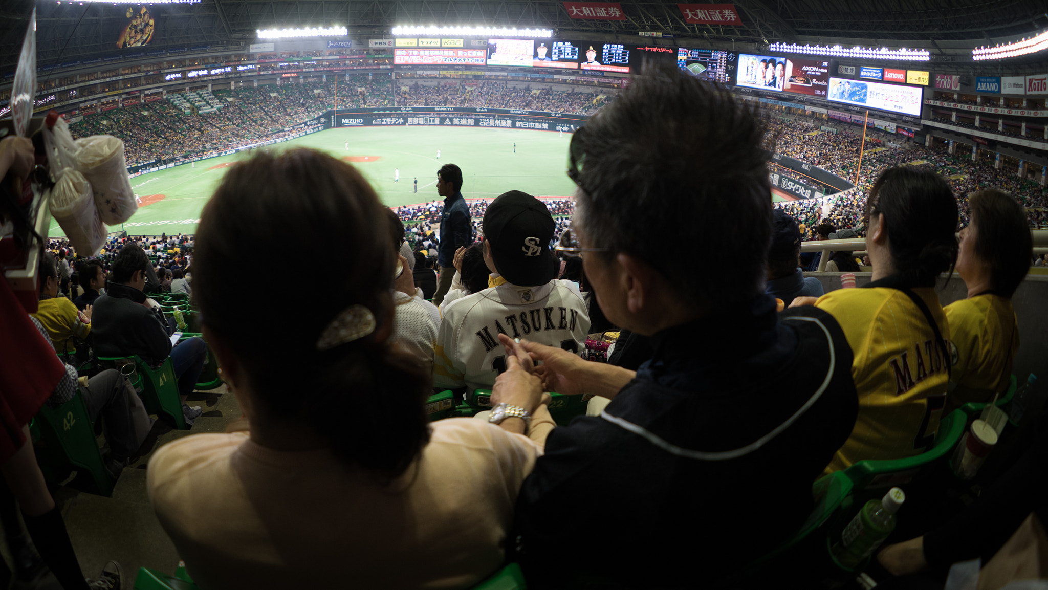 FE 16mm F3.5 Fisheye sample photo. Tired hands photography