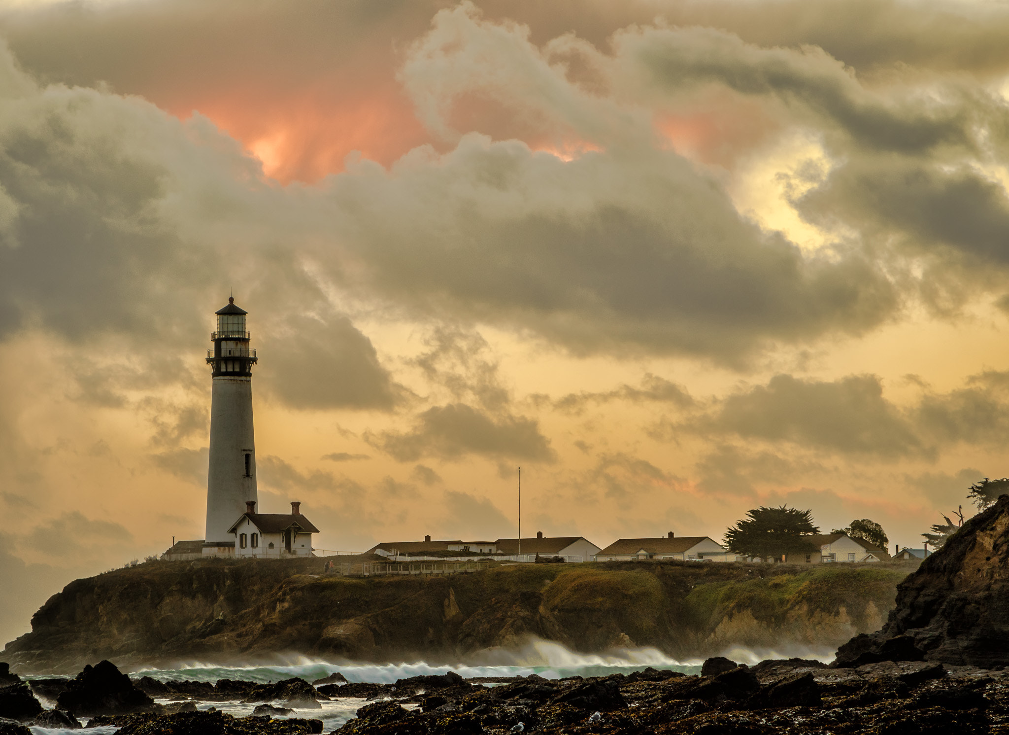 Canon EOS M3 + Canon EF 24-105mm F4L IS USM sample photo. Pigeon point lighthouse photography