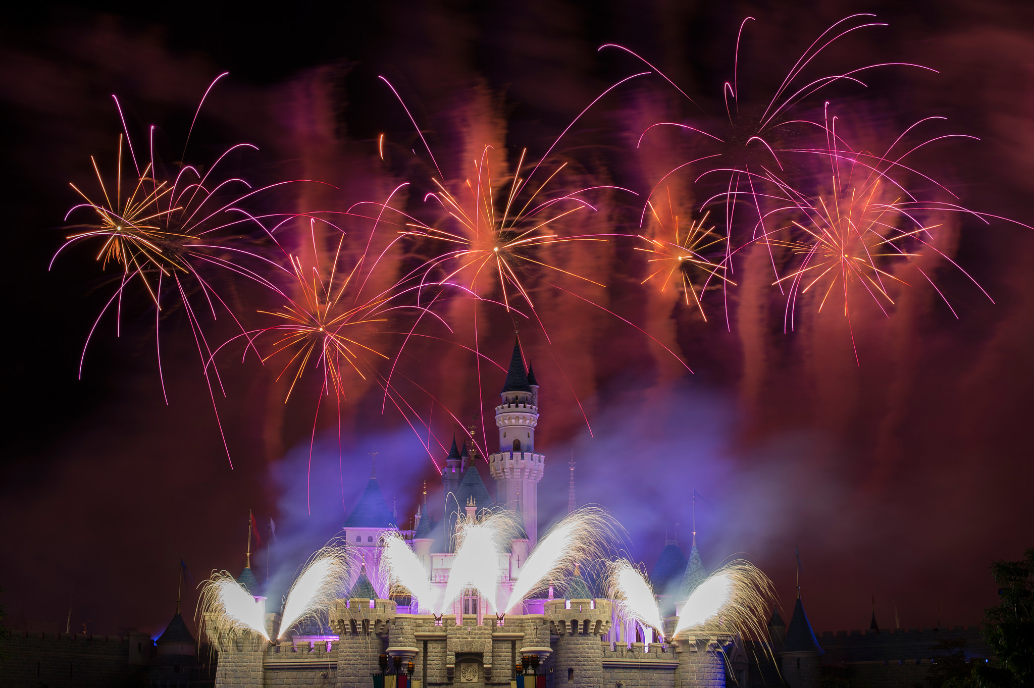 Nikon Df + Nikon AF-S Nikkor 50mm F1.4G sample photo. Disney fireworks photography