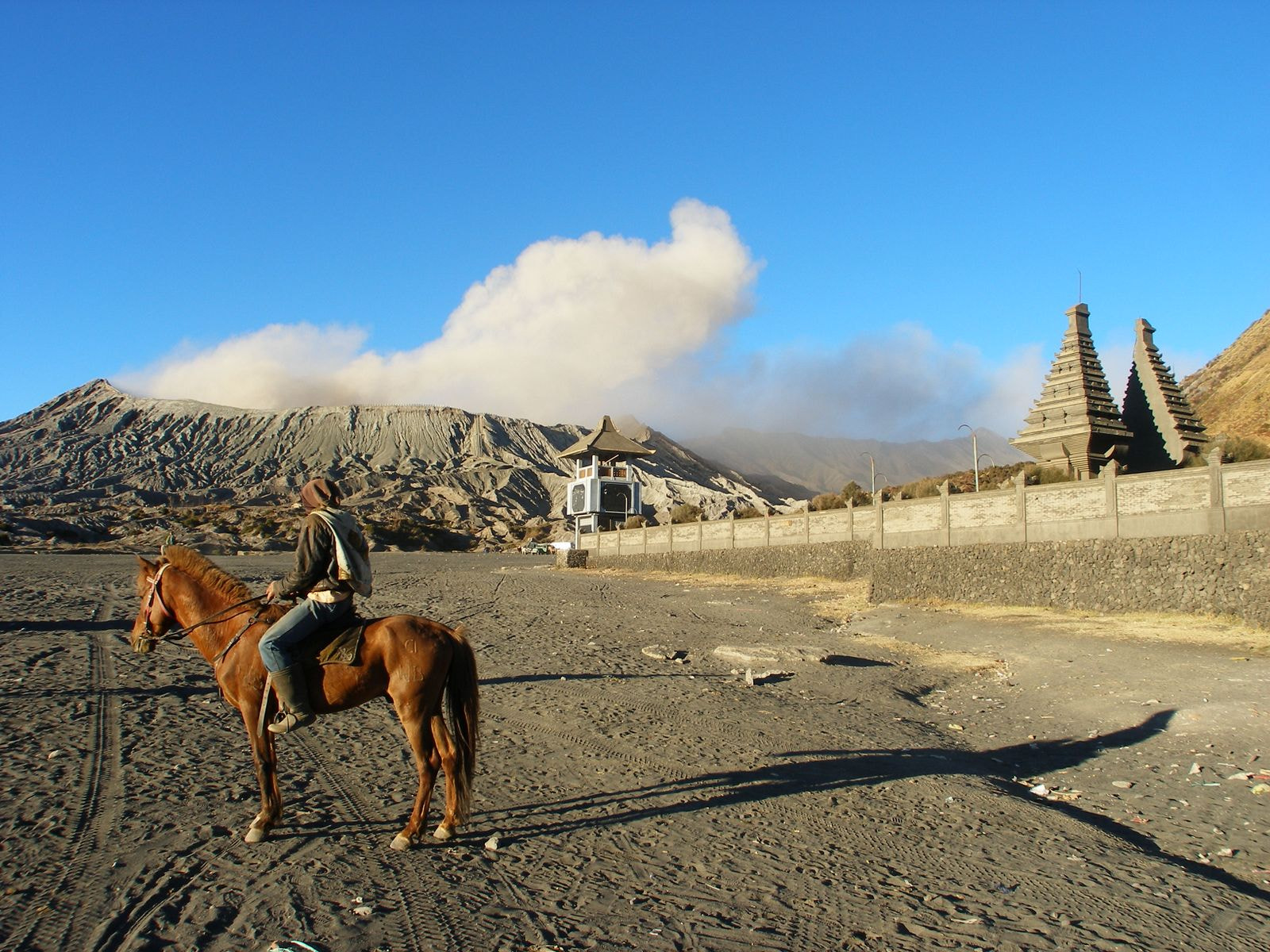 Olympus SP350 sample photo. Bromo photography