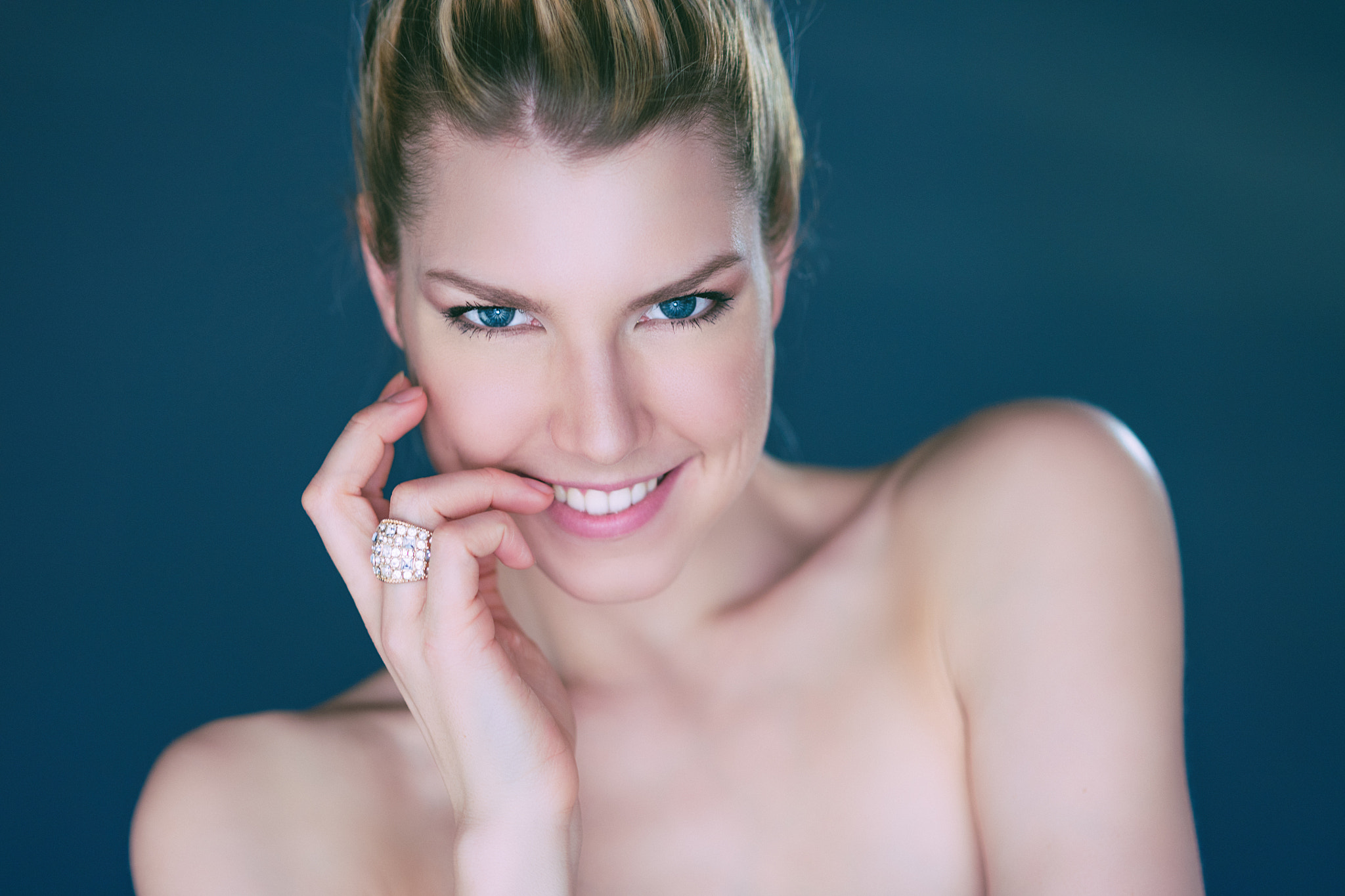 Sigma 85mm F1.4 EX DG HSM sample photo. Carole photography