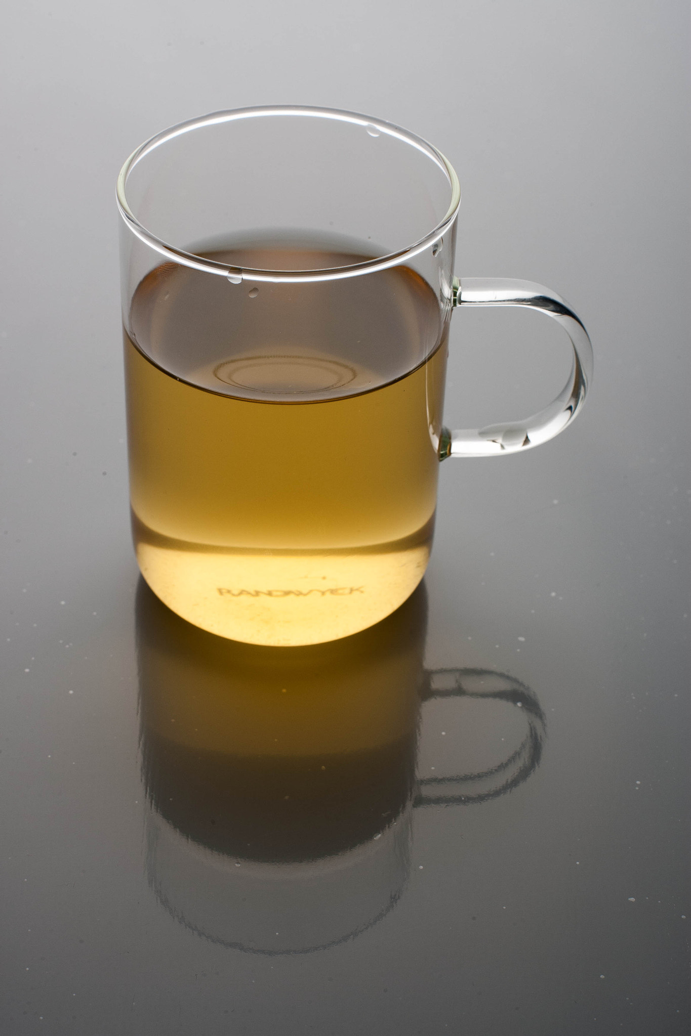 Canon EOS-1D Mark II N sample photo. Glass with tea photography