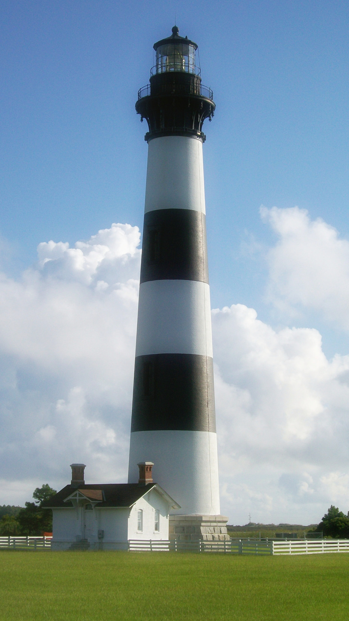Kodak EASYSHARE C1013 DIGITAL CAMERA sample photo. Bodie island lighthouse photography