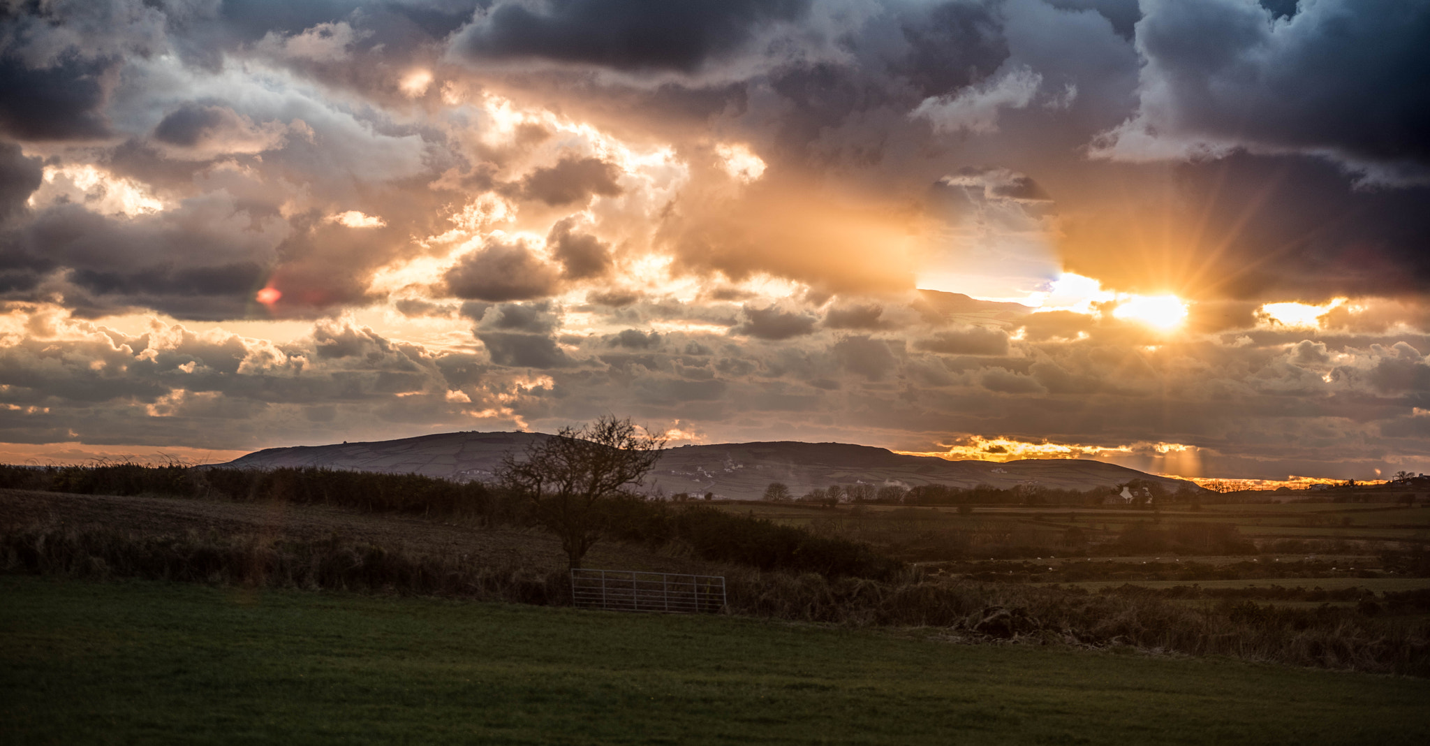 Sigma 70-200mm F2.8 EX DG OS HSM sample photo. Sunset over the south photography