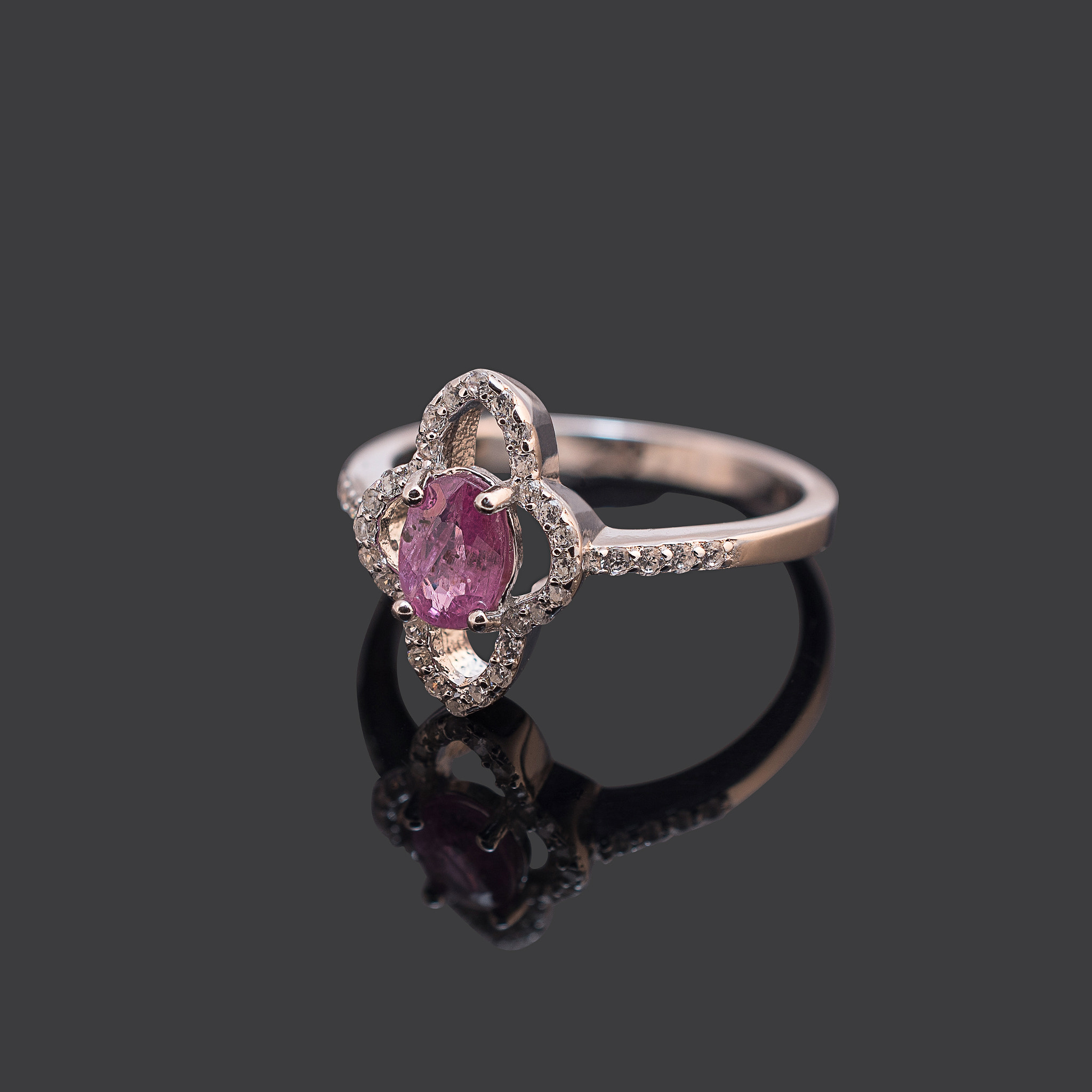 Nikon AF-S DX Micro Nikkor 40mm F2.8 sample photo. Ring photography