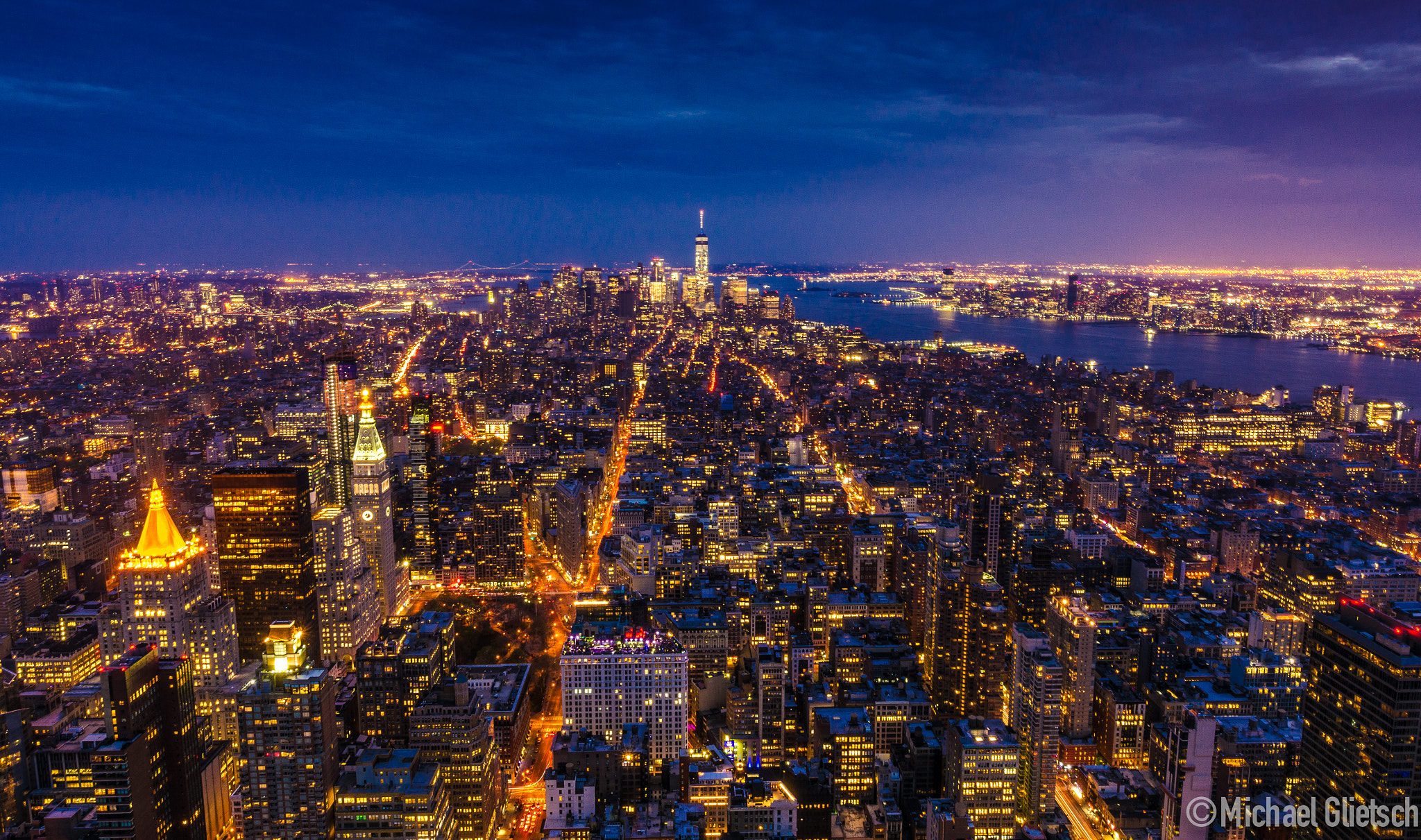 Nikon AF-S Nikkor 14-24mm F2.8G ED sample photo. Manhattan at night photography