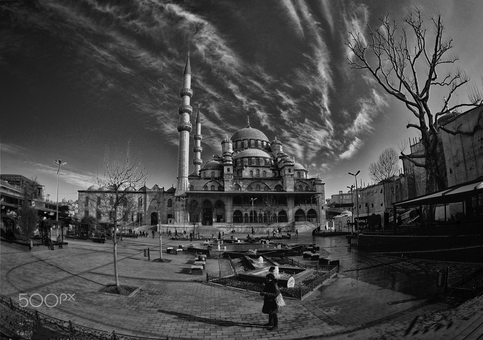 Pentax K10D + Samsung/Schneider D-XENOGON 10-17mm F3.5-4.5 sample photo. Emiönü new mosque photography