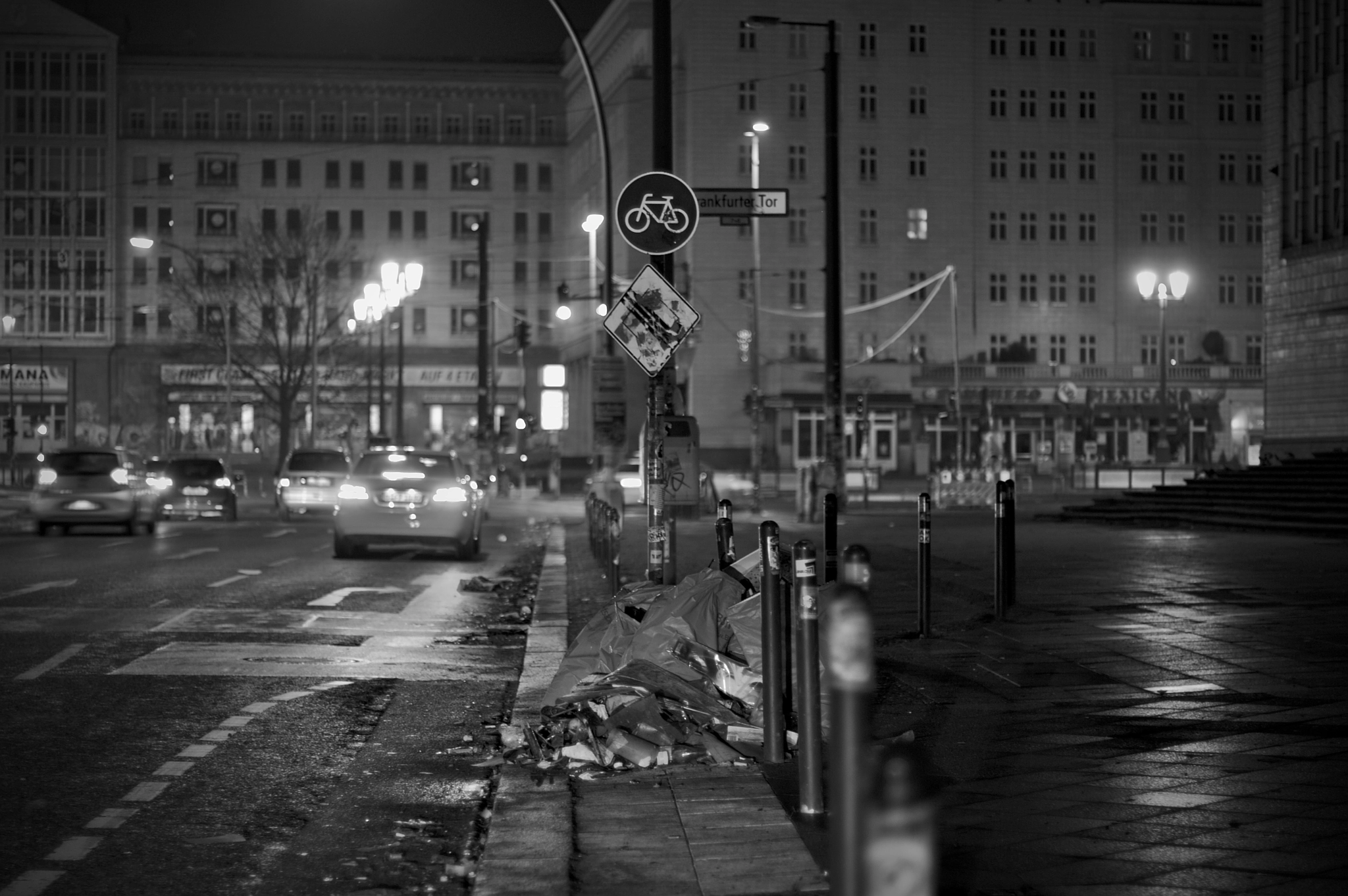 Canon EOS-1D Mark III sample photo. In the streets of berlin @ night. photography