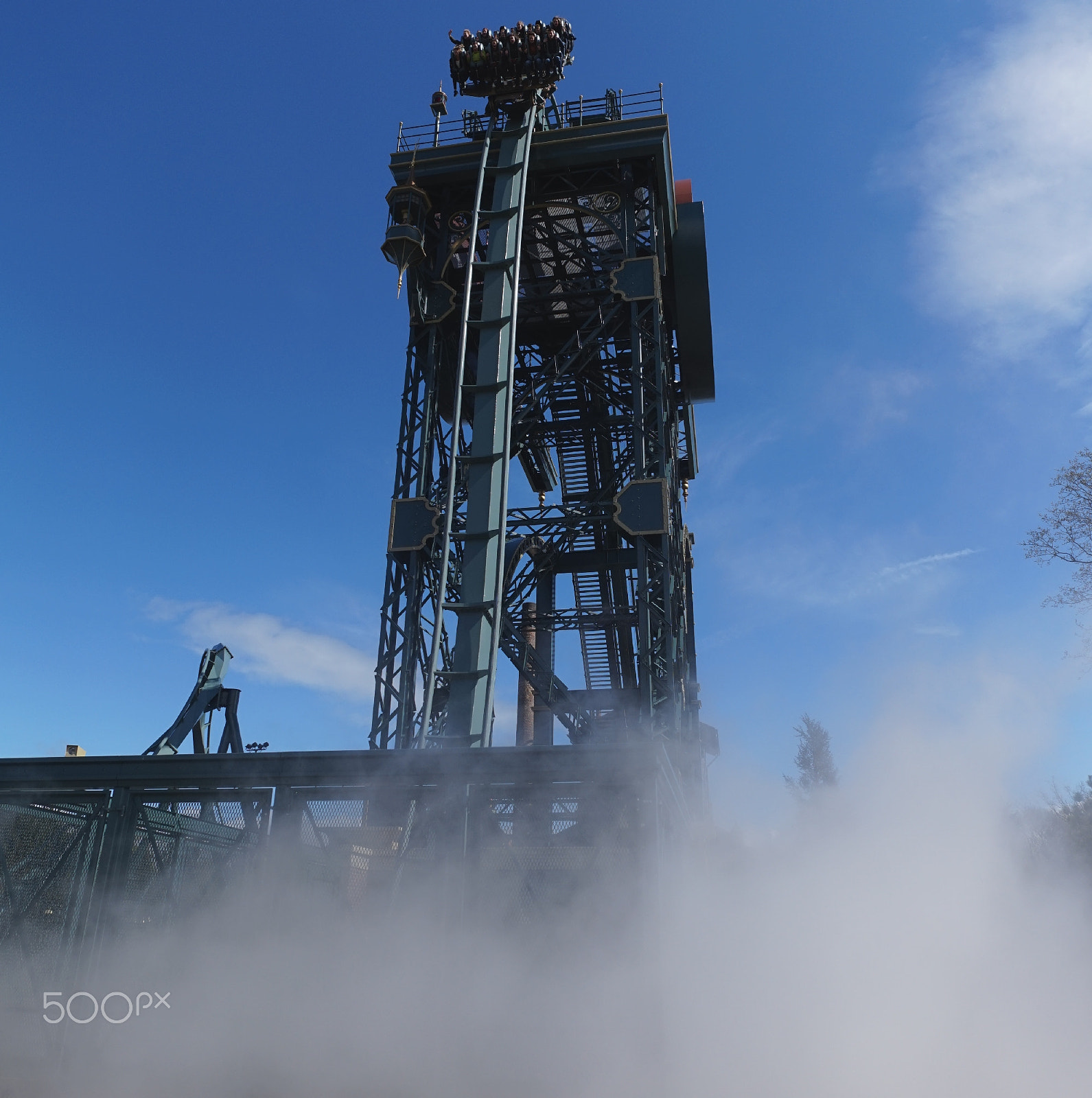 Sony Alpha a5000 (ILCE 5000) + ZEISS Touit 12mm F2.8 sample photo. Baron 1898 mist photography