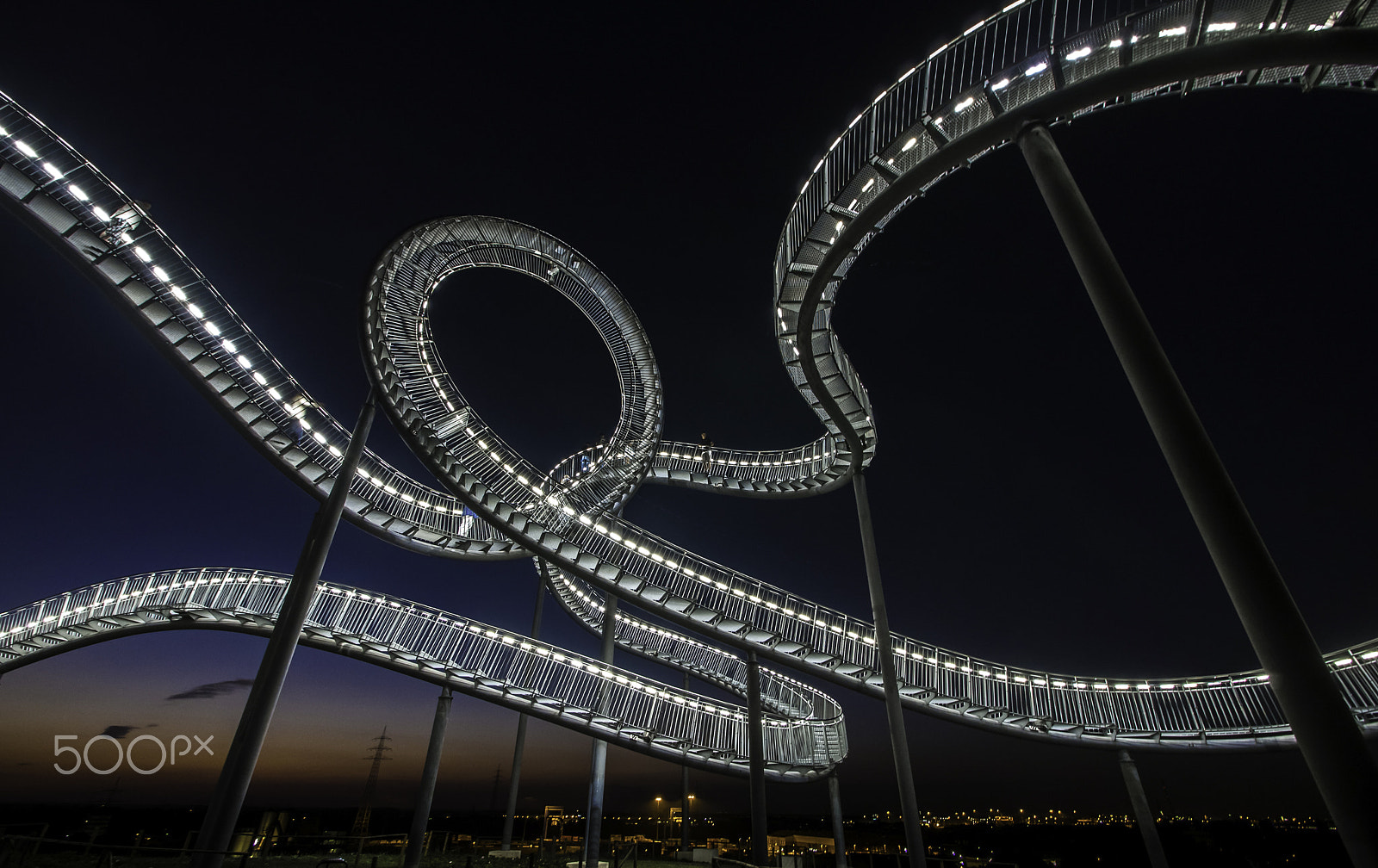 Panasonic Lumix G Vario 7-14mm F4 ASPH sample photo. Walk the rollercoaster photography