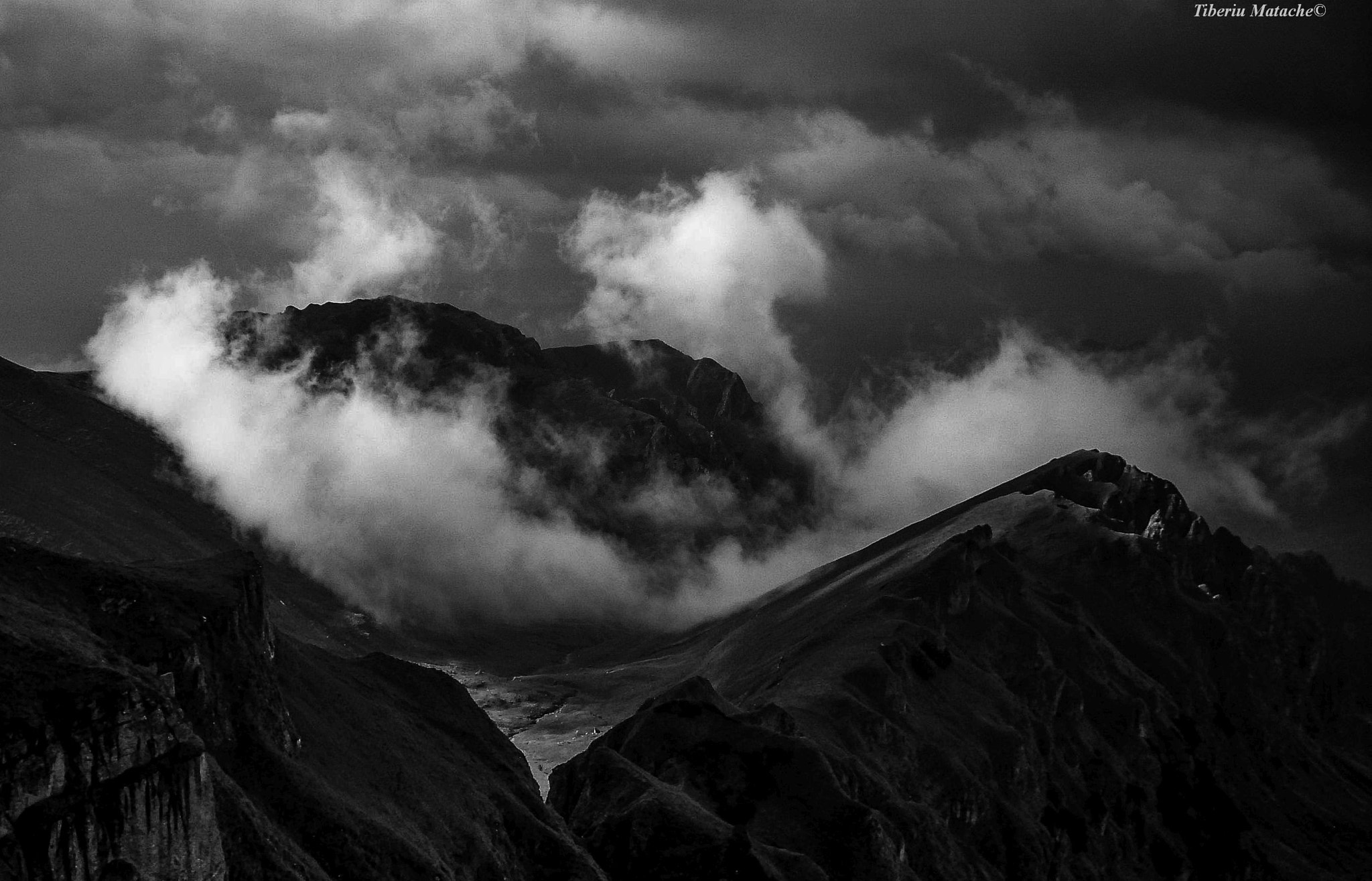 Benq DC C750 sample photo. Bucegi scara bw photography