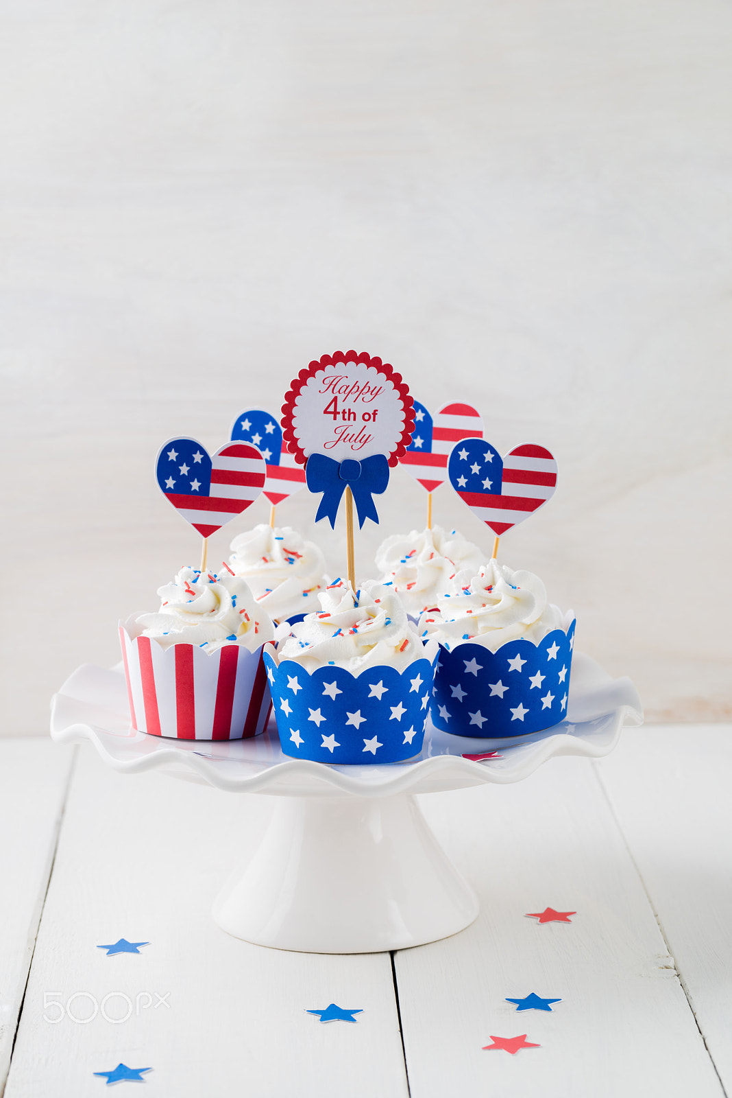 Sony a7R + Canon EF 100mm F2.8L Macro IS USM sample photo. Independence day cupcakes photography