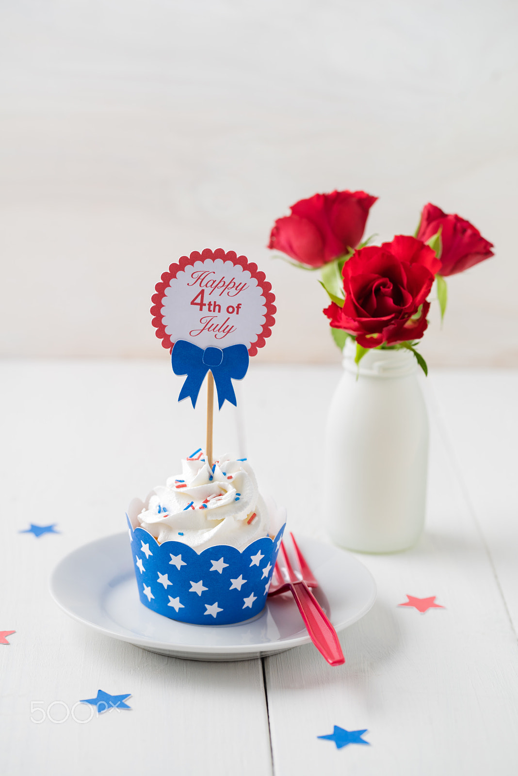 Sony a7R + Canon EF 100mm F2.8L Macro IS USM sample photo. Independence day cupcake photography