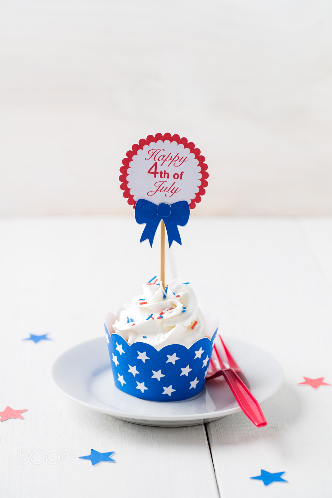 Sony a7R + Canon EF 100mm F2.8L Macro IS USM sample photo. Independence day cupcake photography