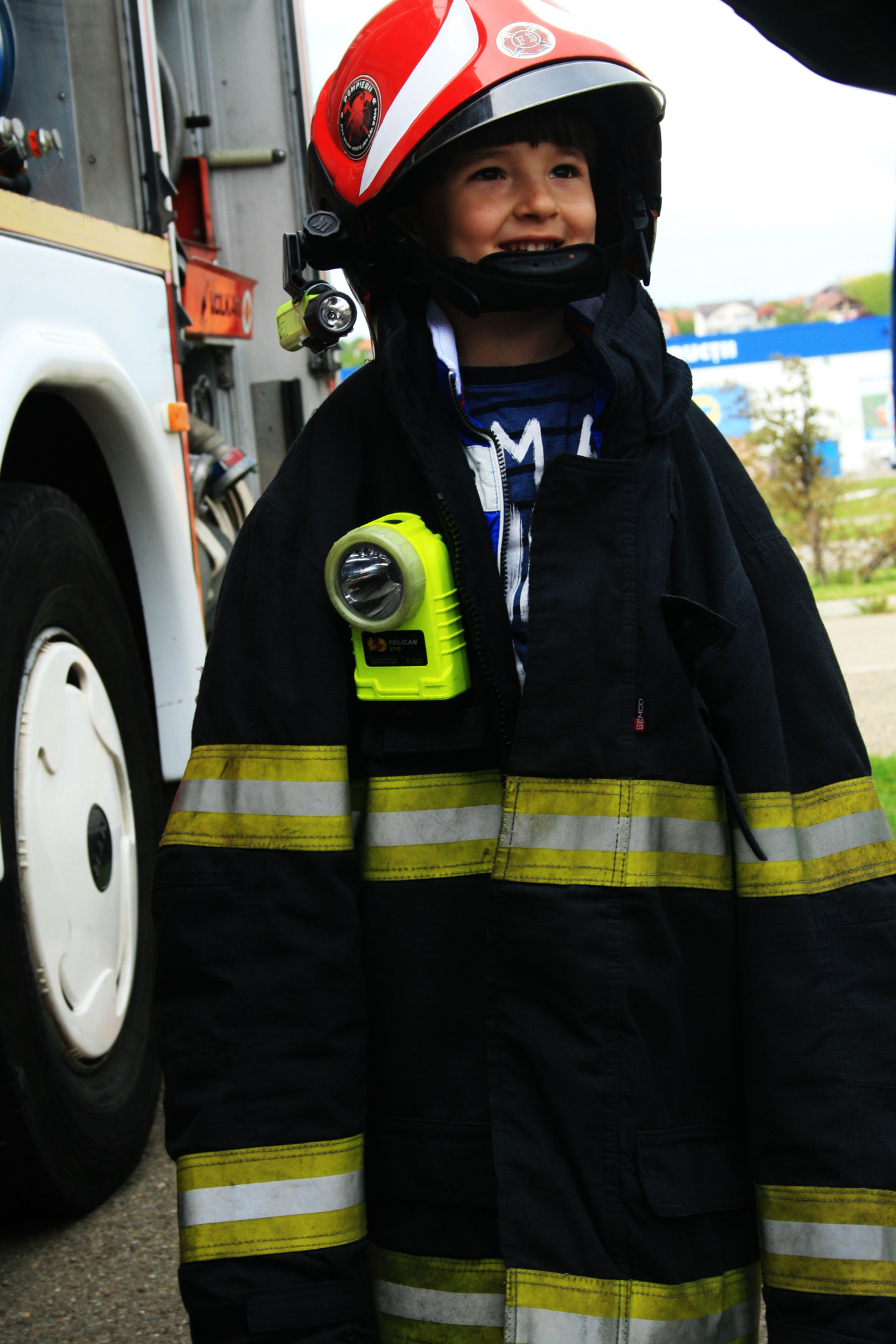 Canon EF-S 18-55mm F3.5-5.6 sample photo. Little fireman photography
