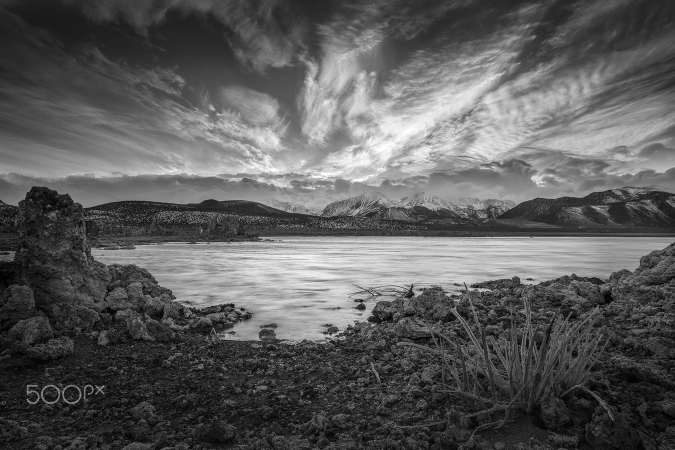 Nikon AF-S Nikkor 17-35mm F2.8D ED-IF sample photo. Mono lake photography