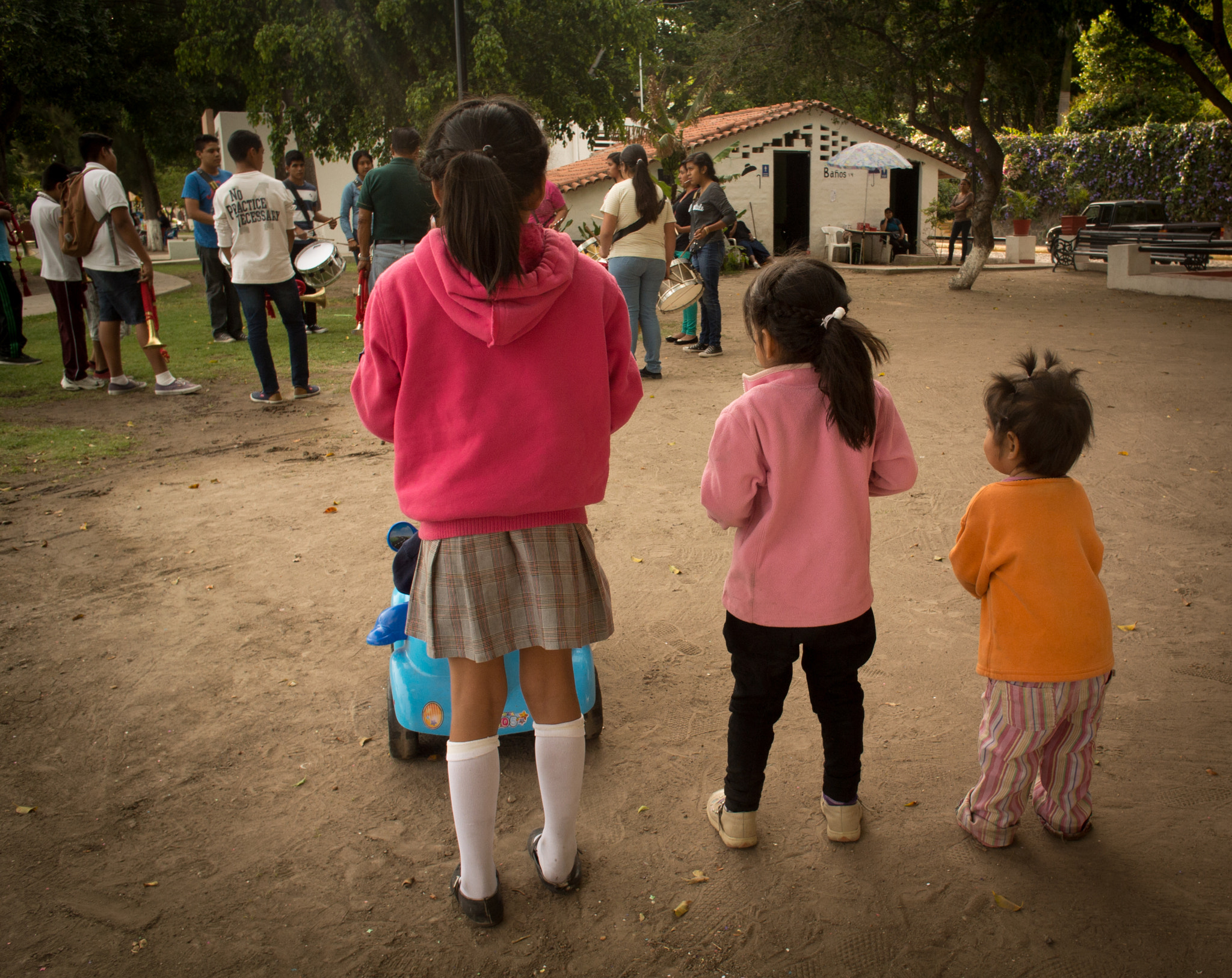 Nikon 1 V1 + Nikon 1 Nikkor 10mm F2.8 sample photo. The audience, ajijic, mexico photography