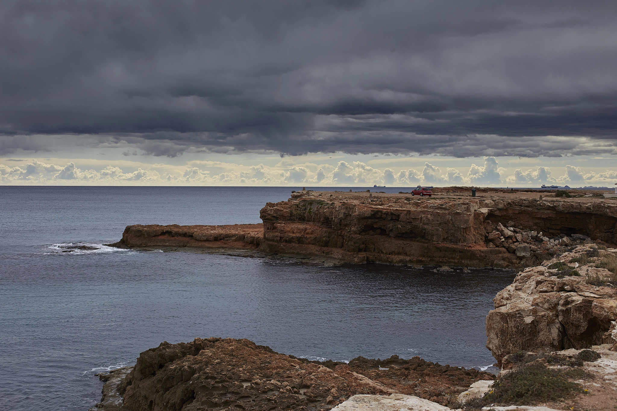 Canon EOS 6D + Canon EF 50mm F2.5 Macro sample photo. La cala photography