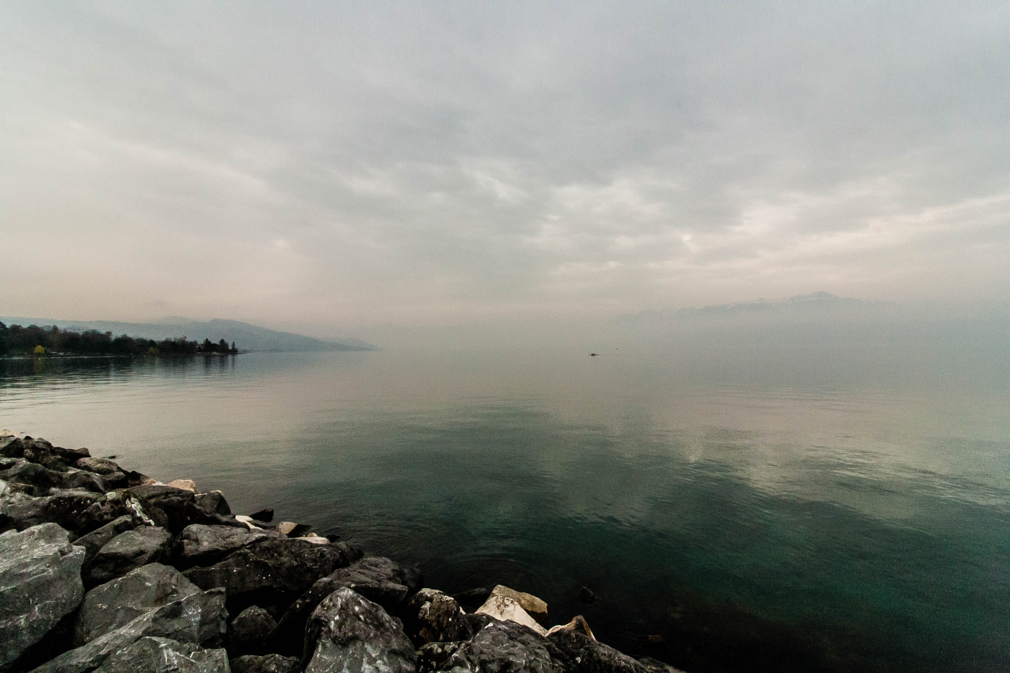 Canon EF-S 10-18mm F4.5–5.6 IS STM sample photo. Lake lausanne photography