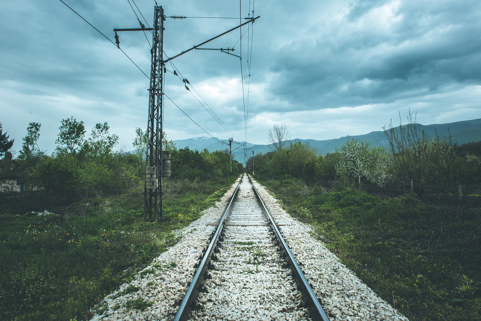 Sigma 24mm f/1.8 DG Macro EX sample photo. Mountain rails photography