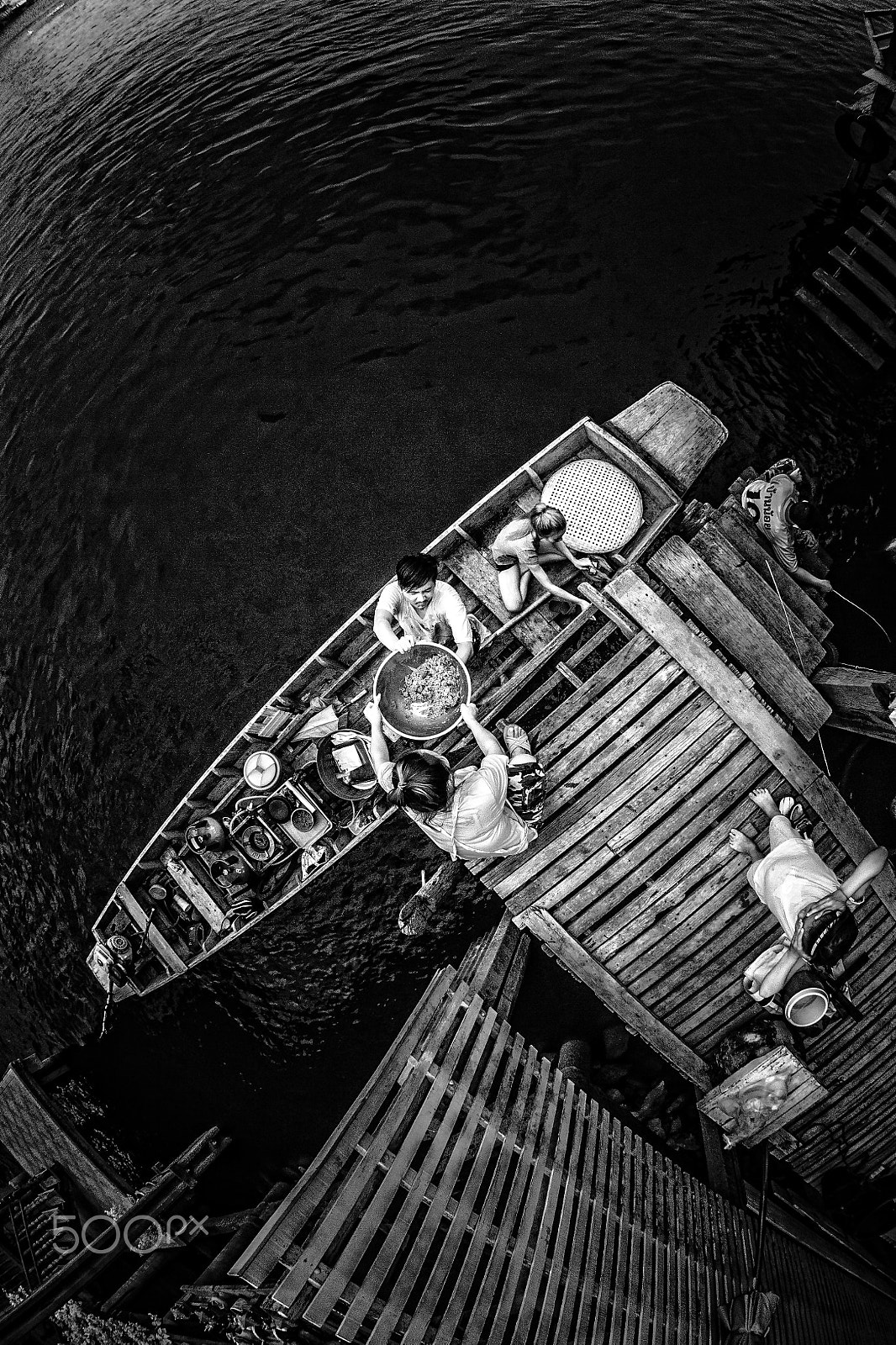 Canon EF 8-15mm F4L Fisheye USM sample photo. Way of life "help" photography