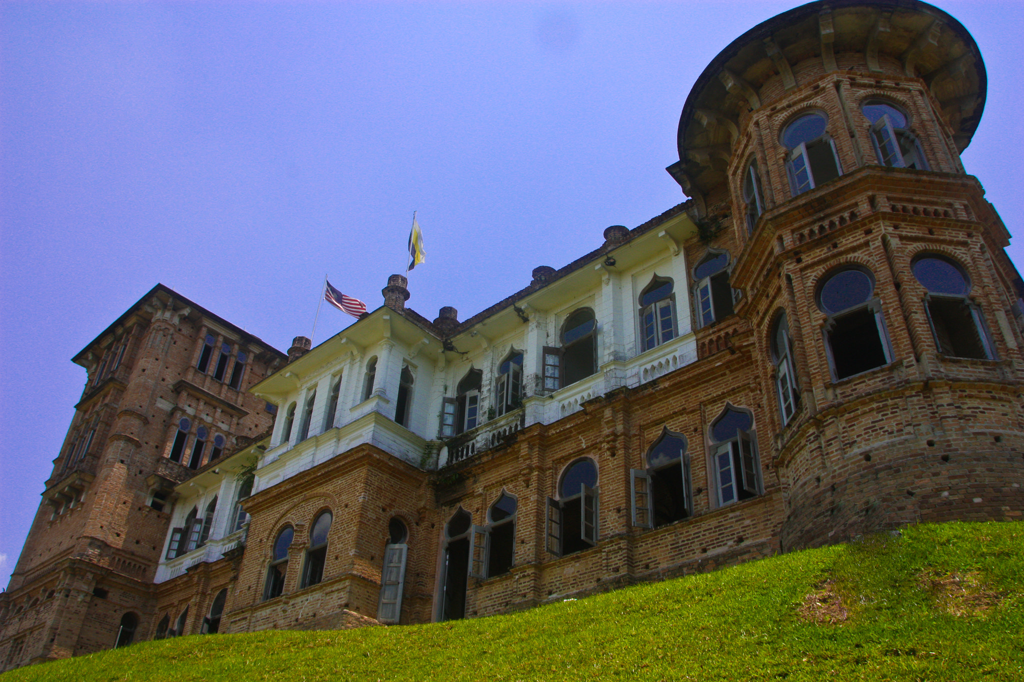 Sigma 18-250mm F3.5-6.3 DC OS HSM sample photo. Kellie's castle photography