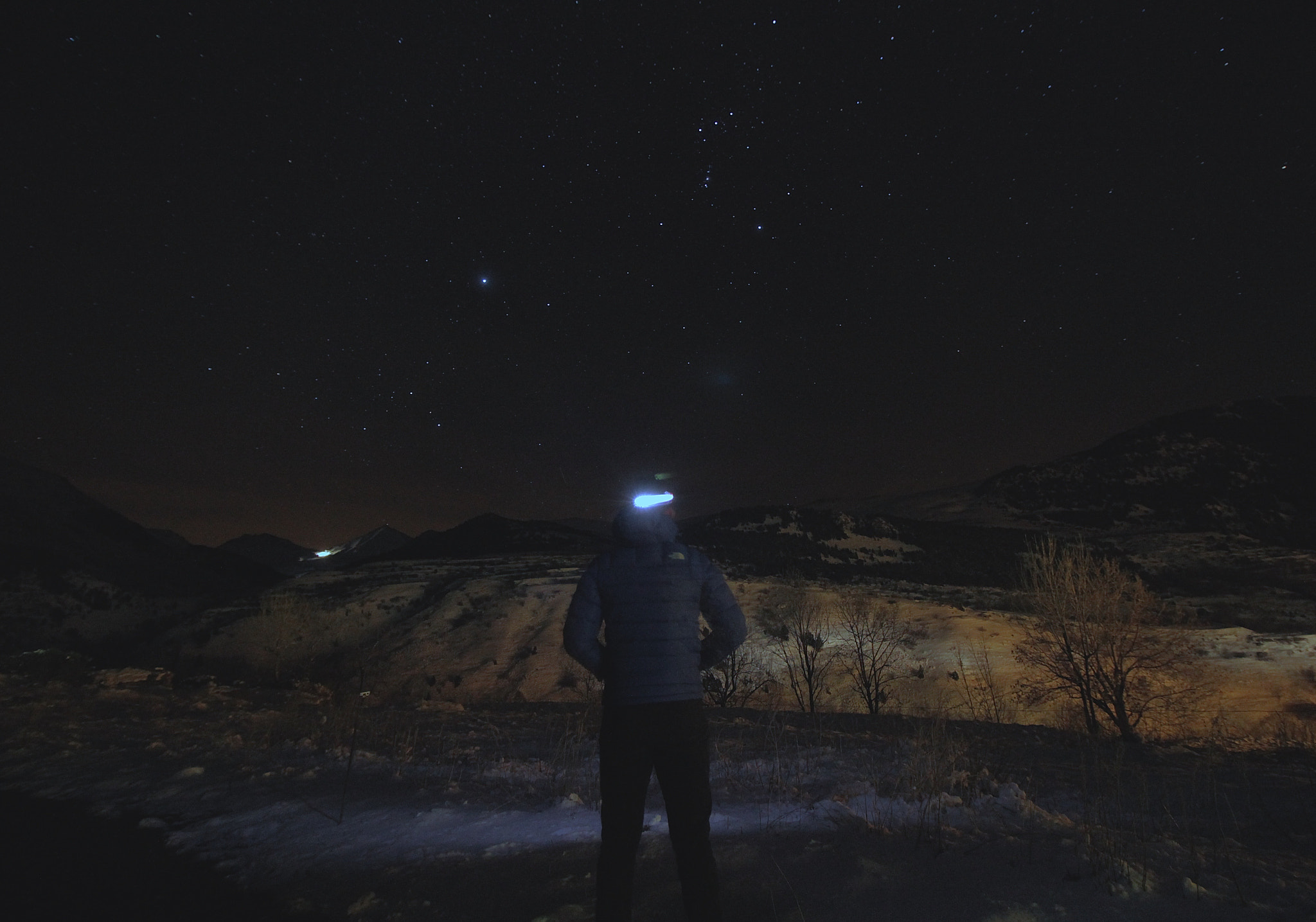 Canon EF-S 10-18mm F4.5–5.6 IS STM sample photo. Cold night photography
