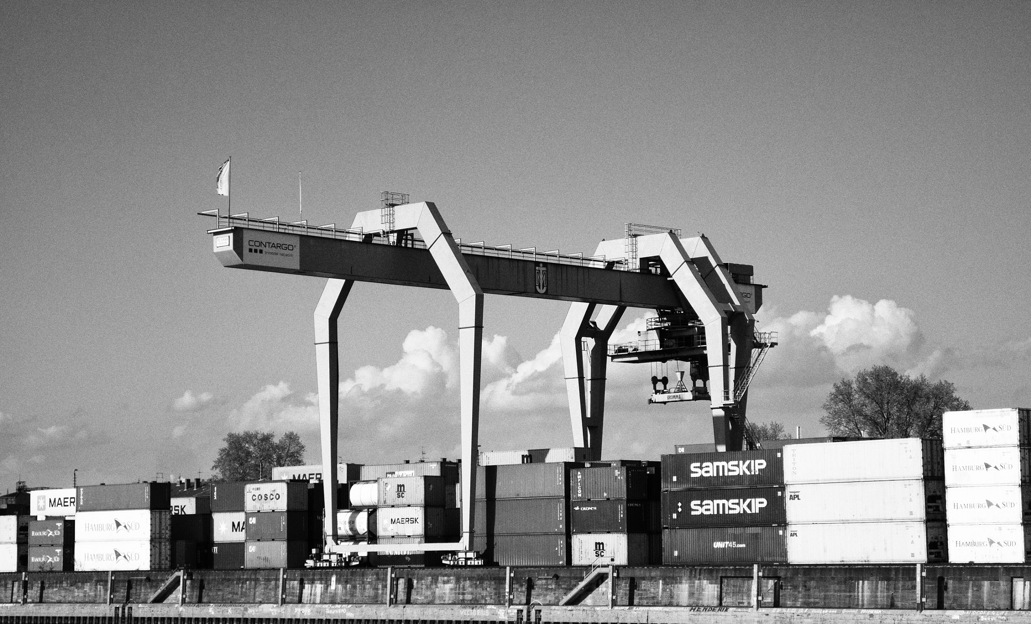 Panasonic DMC-G70 sample photo. Containerkran photography