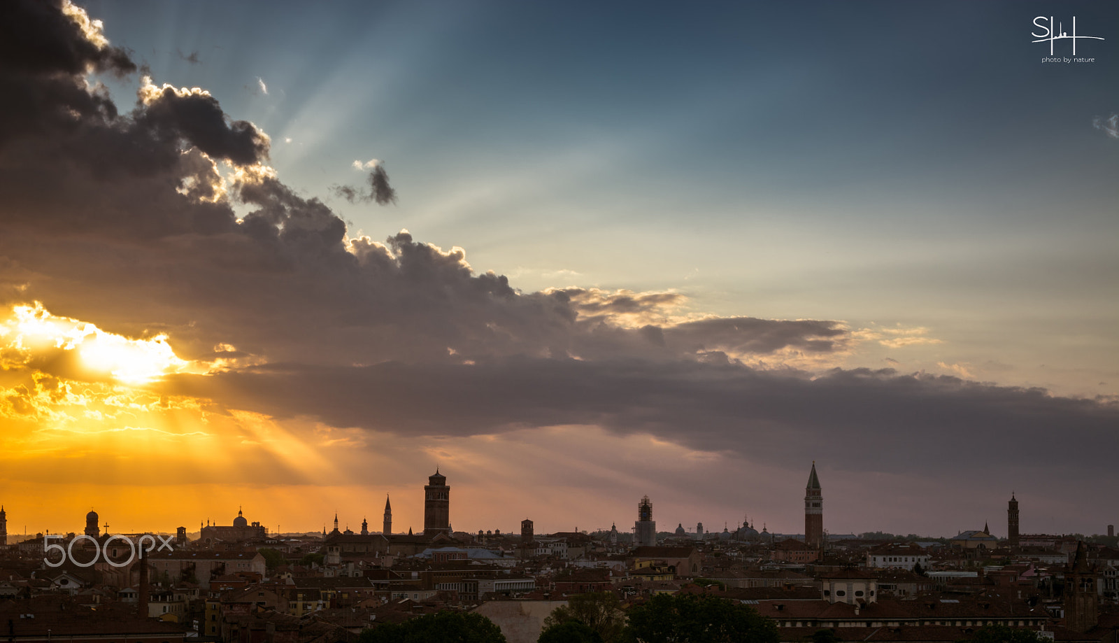 Sigma 18-50mm F2.8-4.5 DC OS HSM sample photo. Morgensonne über venedig photography