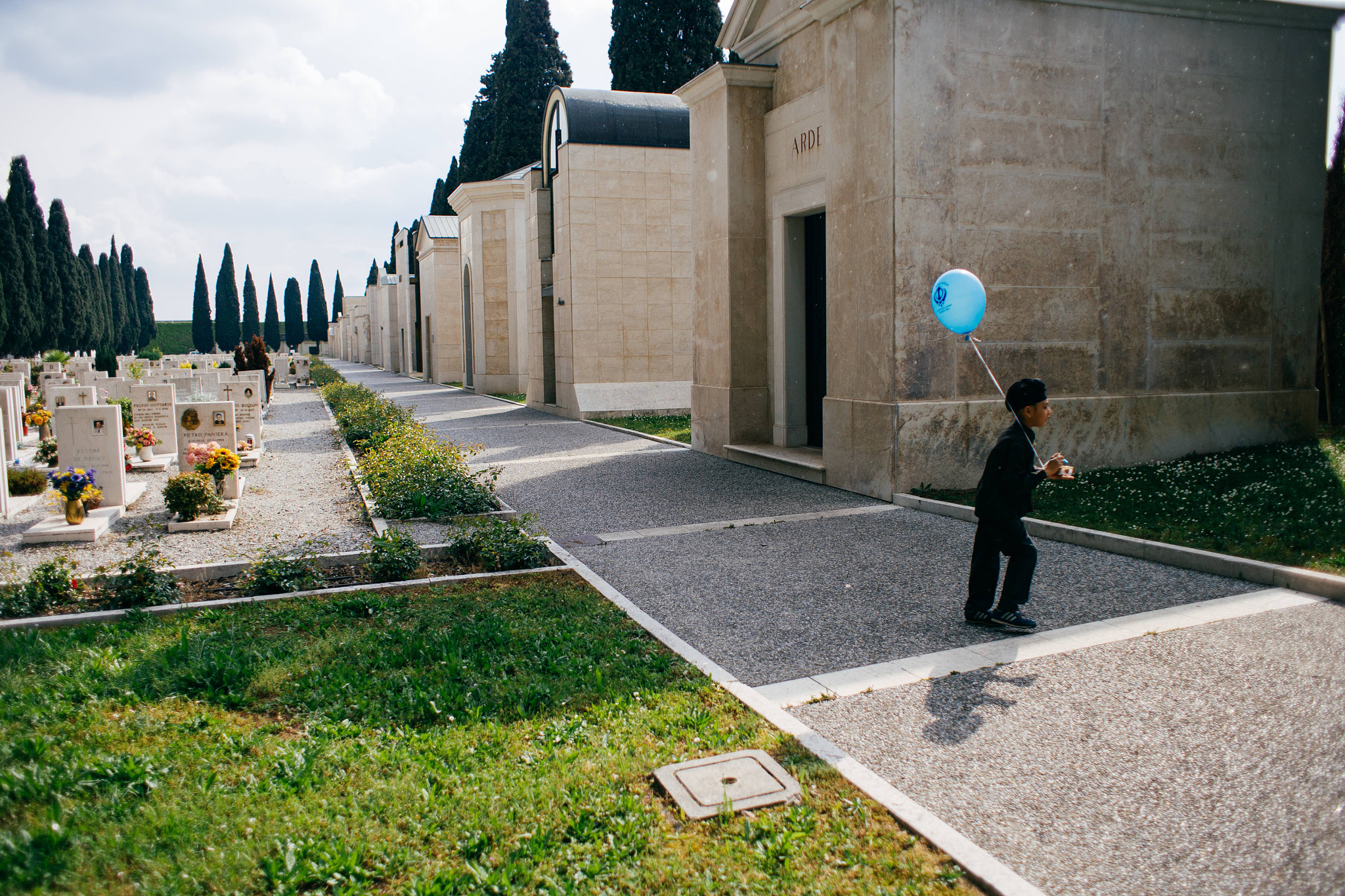 Canon EF 28mm F1.8 USM sample photo. Cimitero vantiniano, brescia, 2016 photography