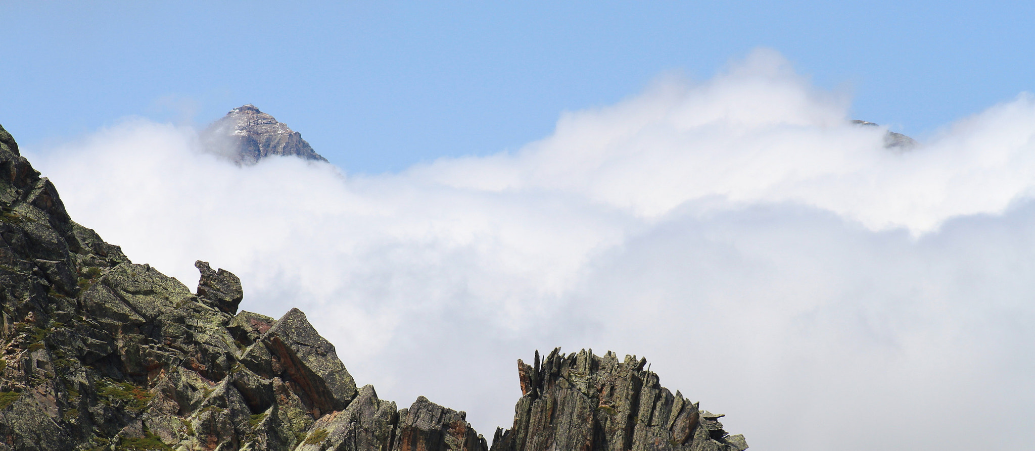 Canon EF 75-300mm f/4-5.6 USM sample photo. Above the sea of clouds photography