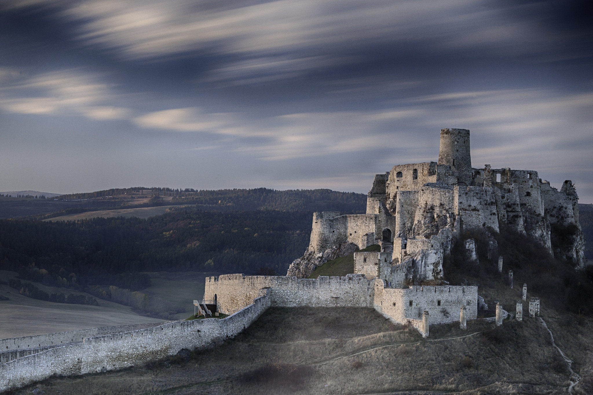 Sigma 70-200mm F2.8 EX DG OS HSM sample photo. Spišský hrad castle photography