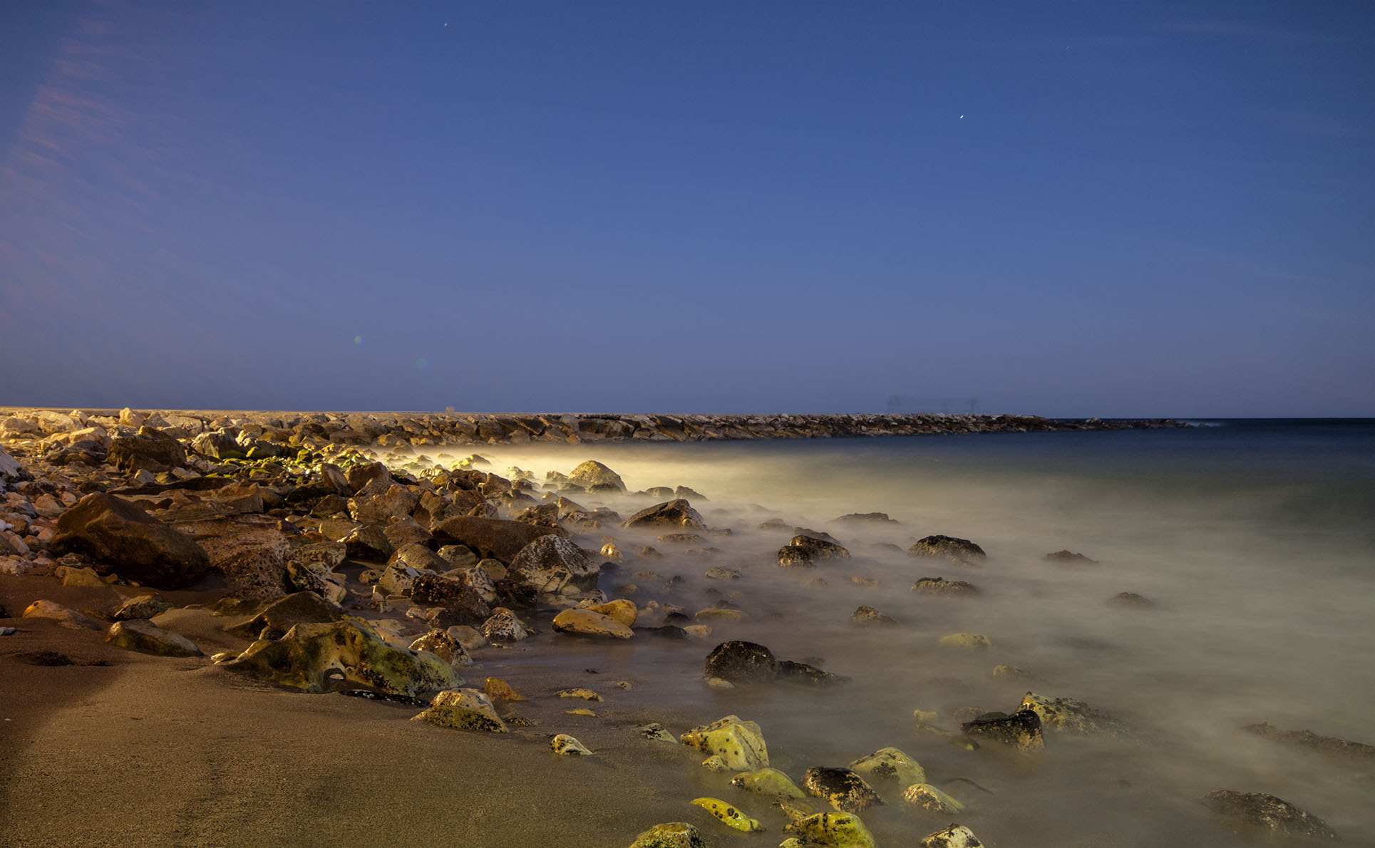 Nikon D2X sample photo. Rompeolas photography