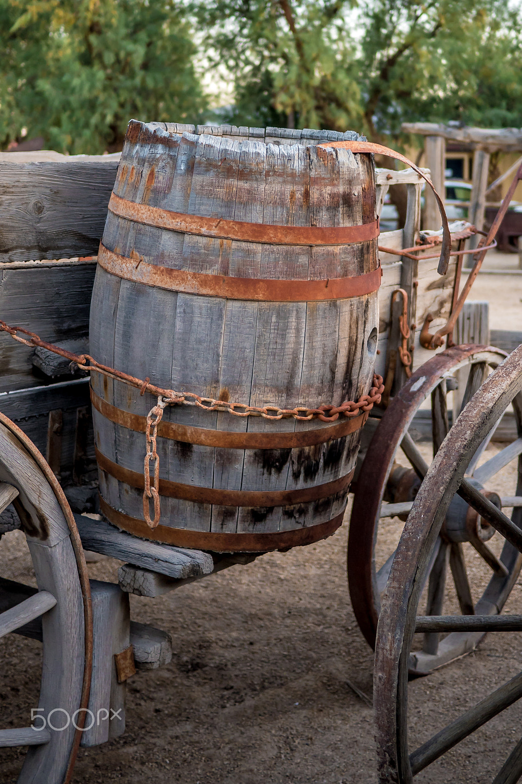 Panasonic Lumix DMC-GH4 + LUMIX G 20/F1.7 II sample photo. Water barrel photography