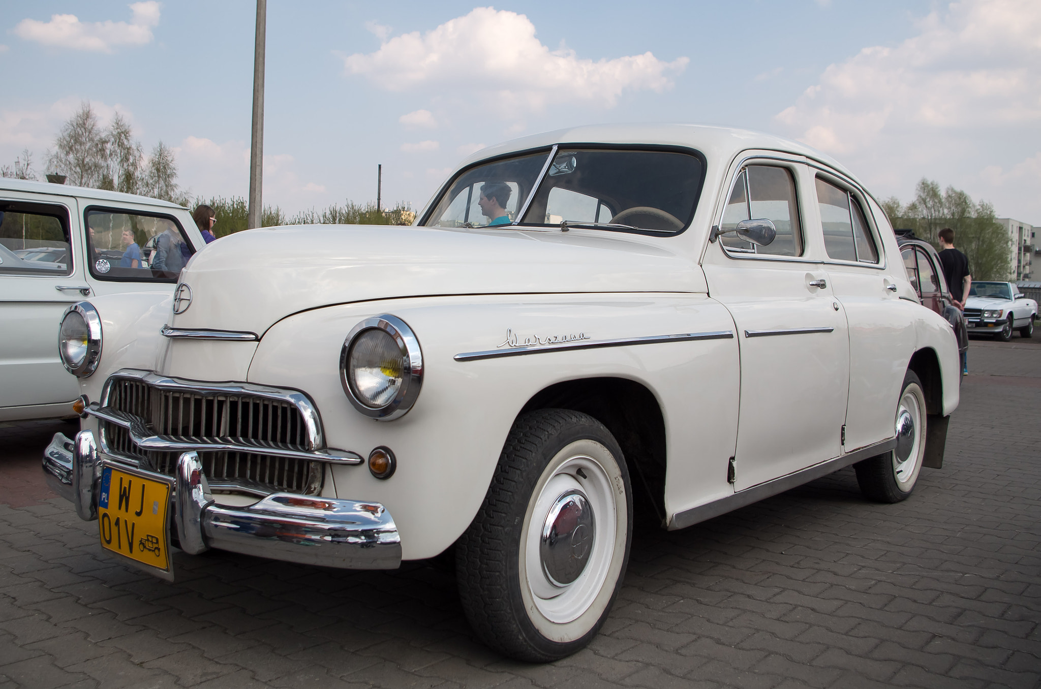 Pentax smc DA 18-55mm F3.5-5.6 AL WR sample photo. Warszawa - polish classic car photography