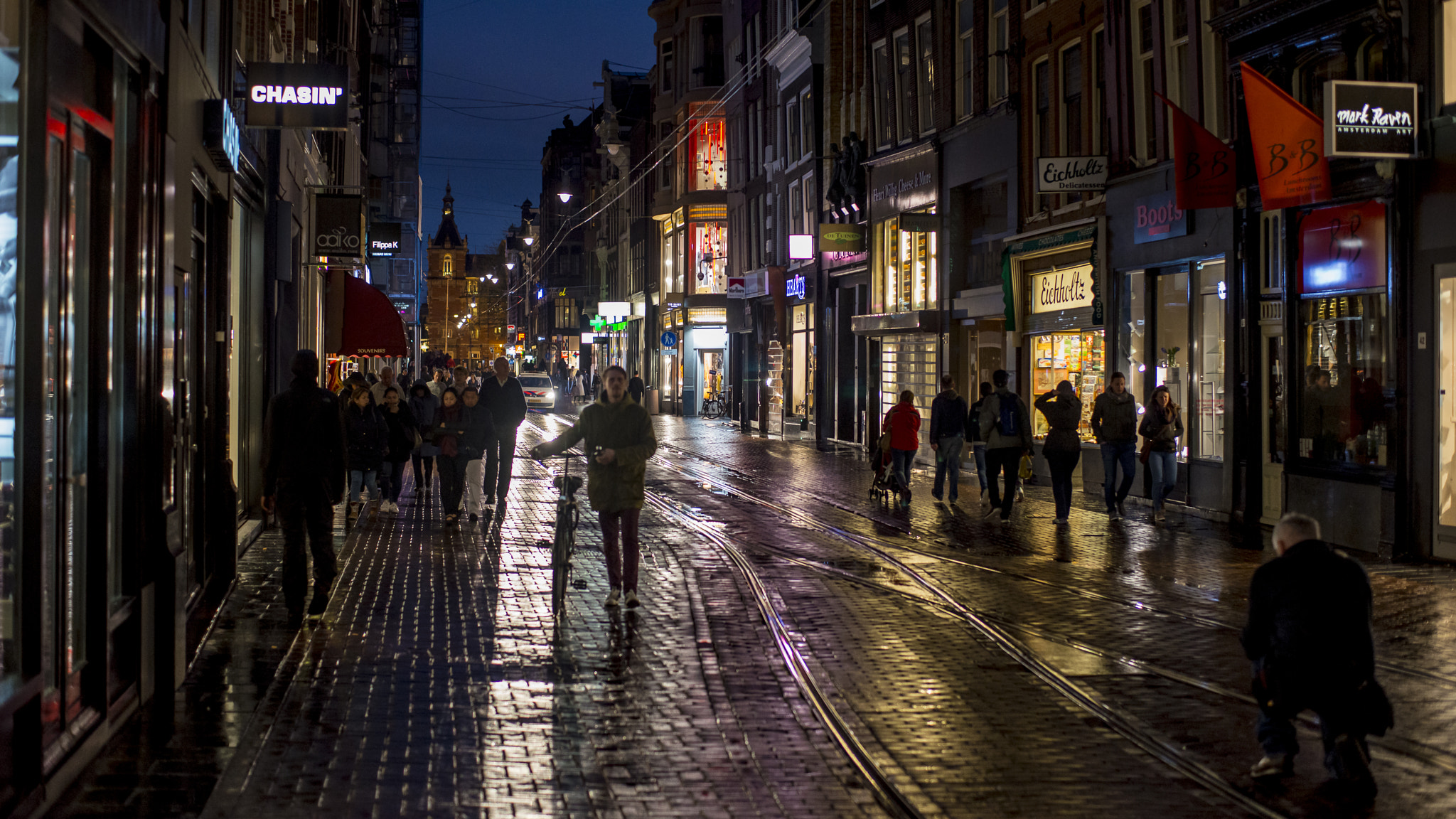 ZEISS Planar T* 50mm F1.4 sample photo. Amsterdam nuit couleur photography