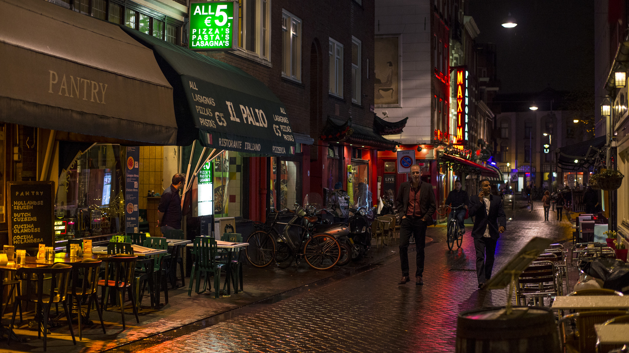 ZEISS Planar T* 50mm F1.4 sample photo. Amsterdam nuit couleur photography